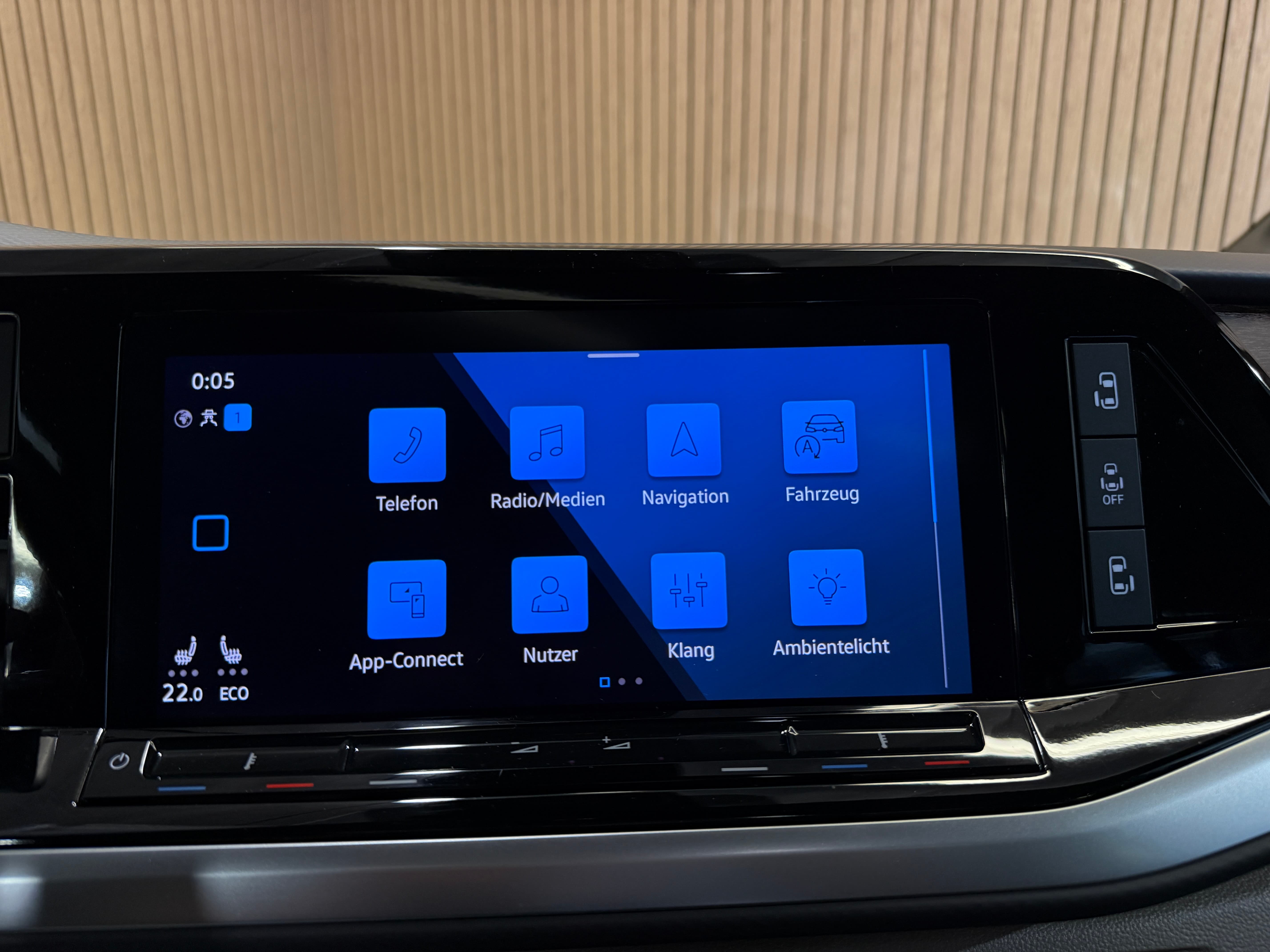 VW Multivan 1.4 eHybrid Style DSG Lang *7Sitze* - Bild 12