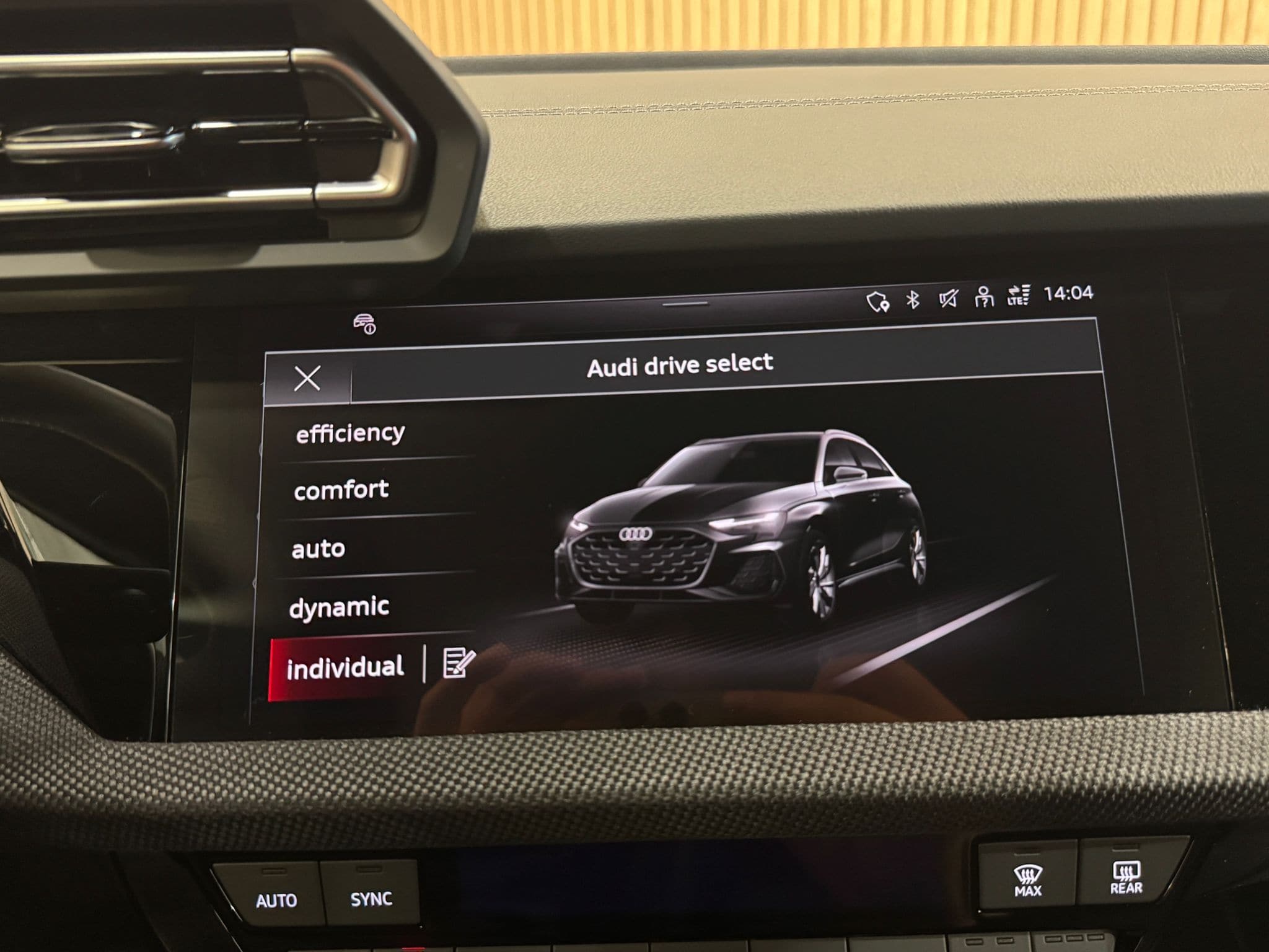 AUDI S3 Sportback TFSI quattro S-tronic - Bild 15