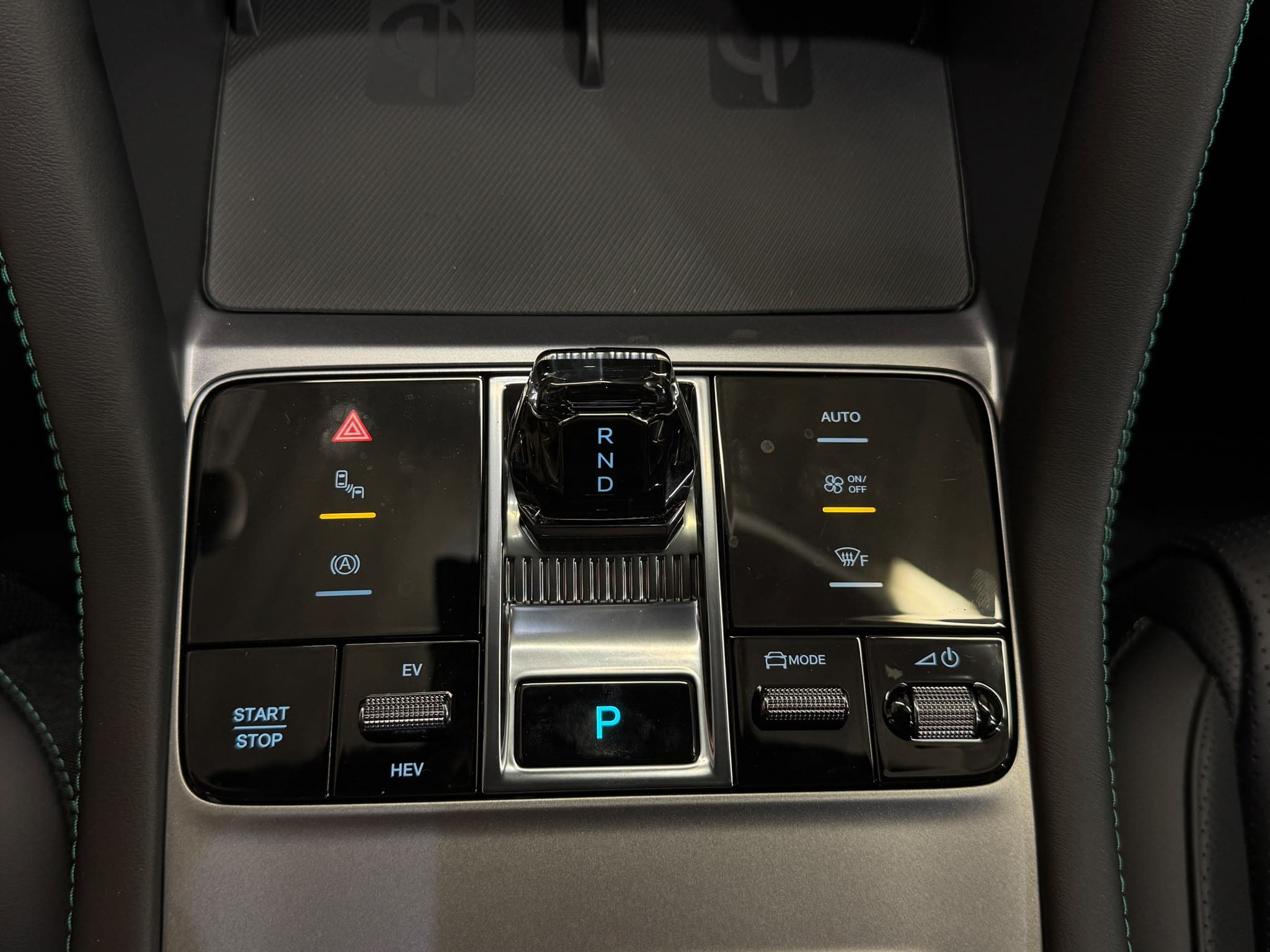 BYD Seal U DM-i Design AWD *Nardo Grey* - Bild 14