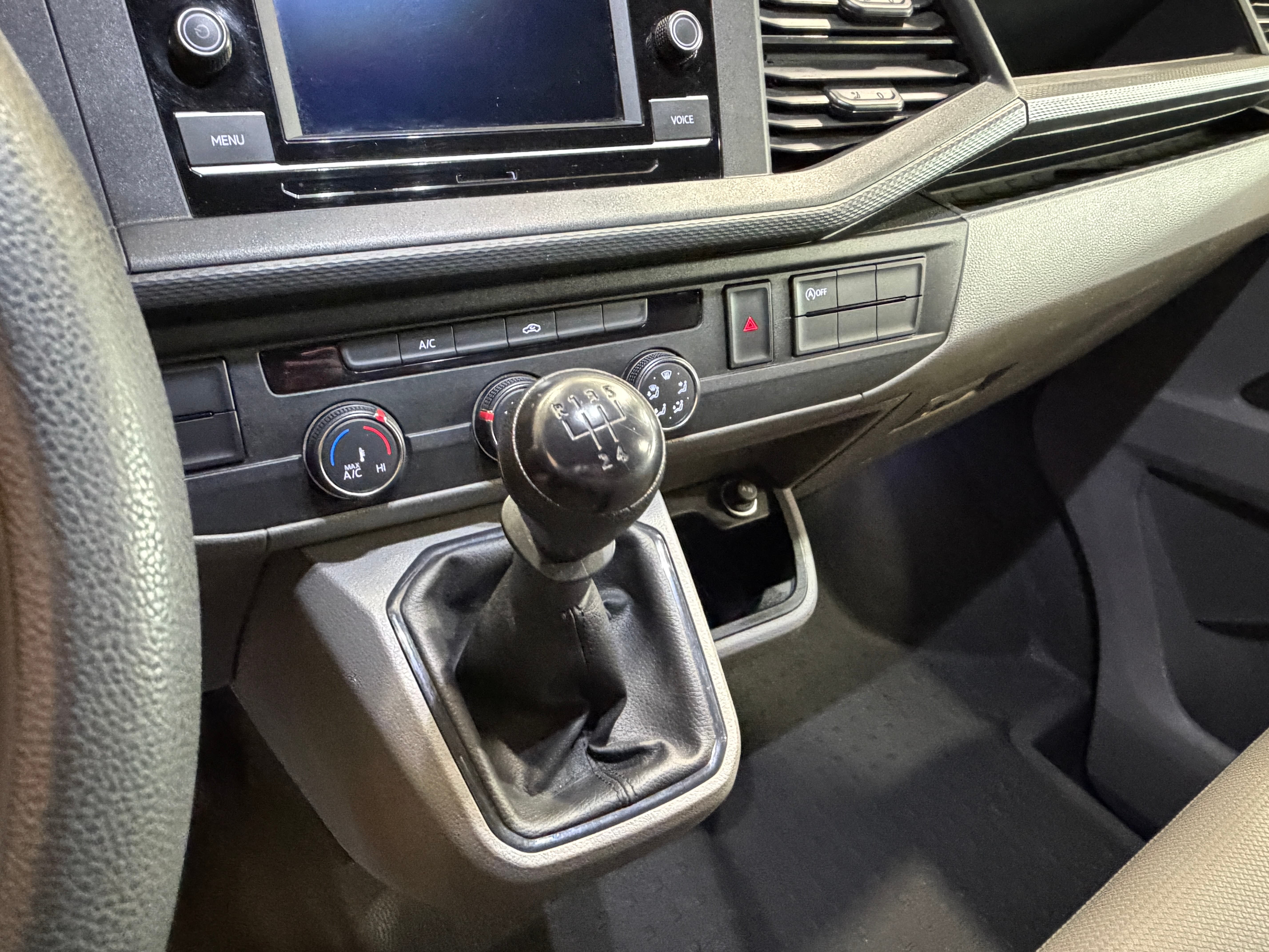 VW T6.1 2.0 TDI Transporter 3 Plätze - Bild 9