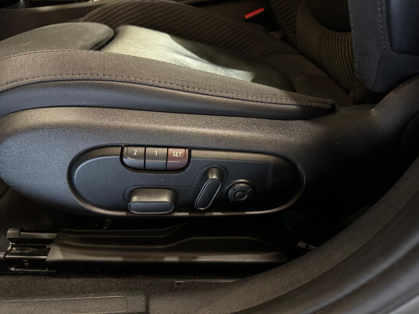 MINI Clubman Cooper S ALL4 Steptronic - Bild 9