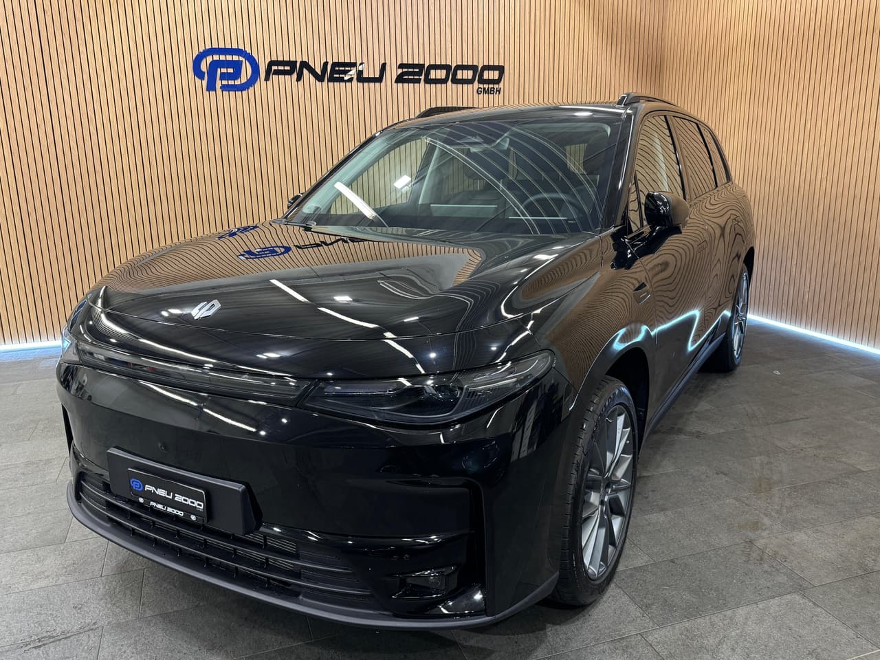 LEAPMOTOR C10 REEV 28kWh Design *Carbonblack*
