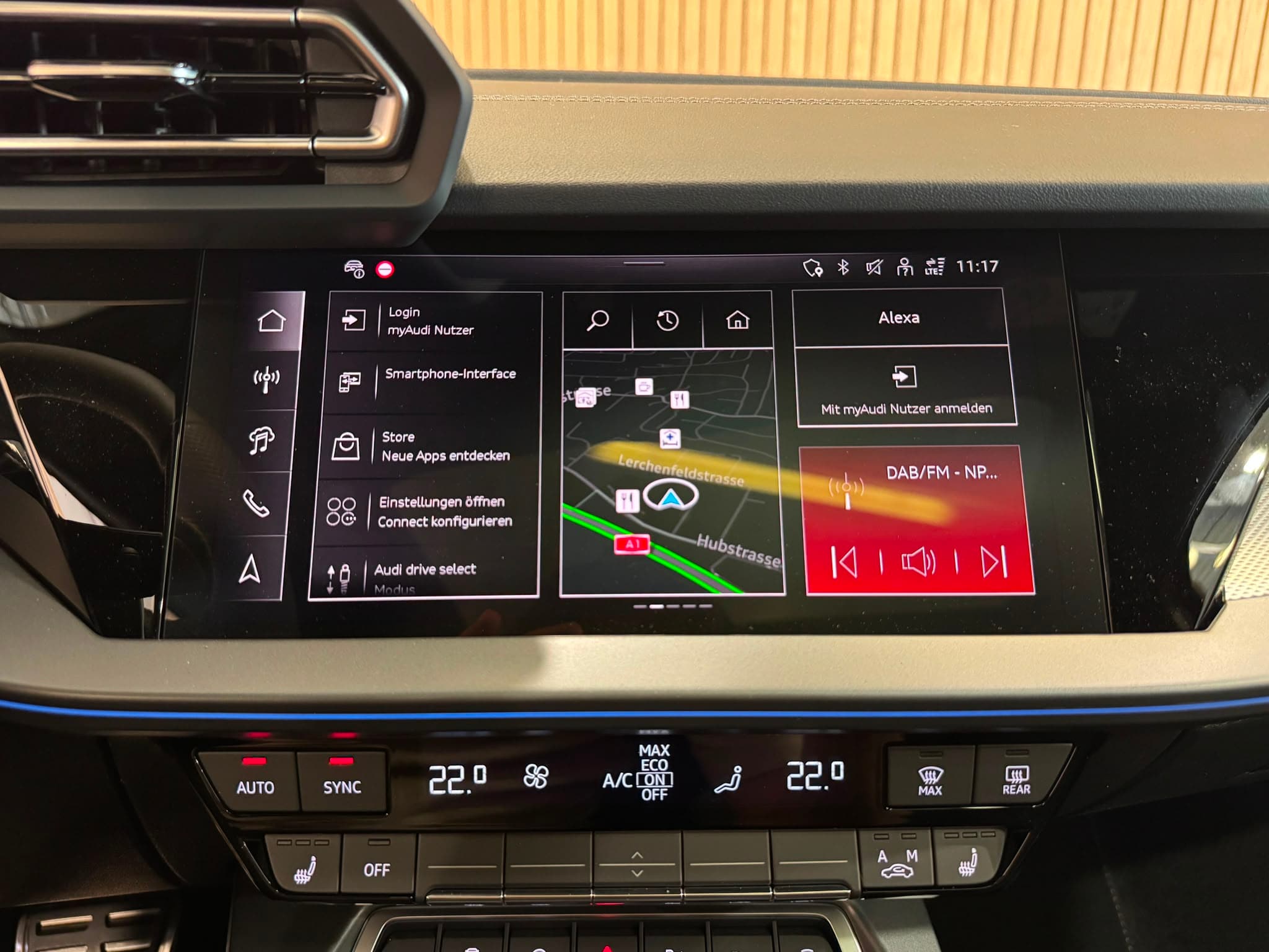 AUDI S3 Limousine TFSI quattro S-tronic - Bild 22
