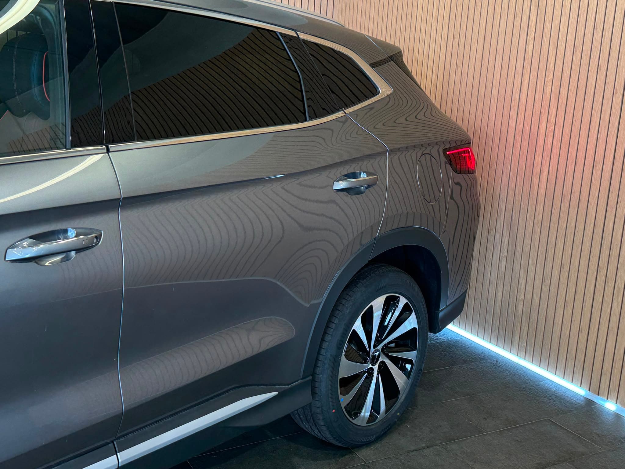 BYD Seal U DM-i Design AWD - Bild 4