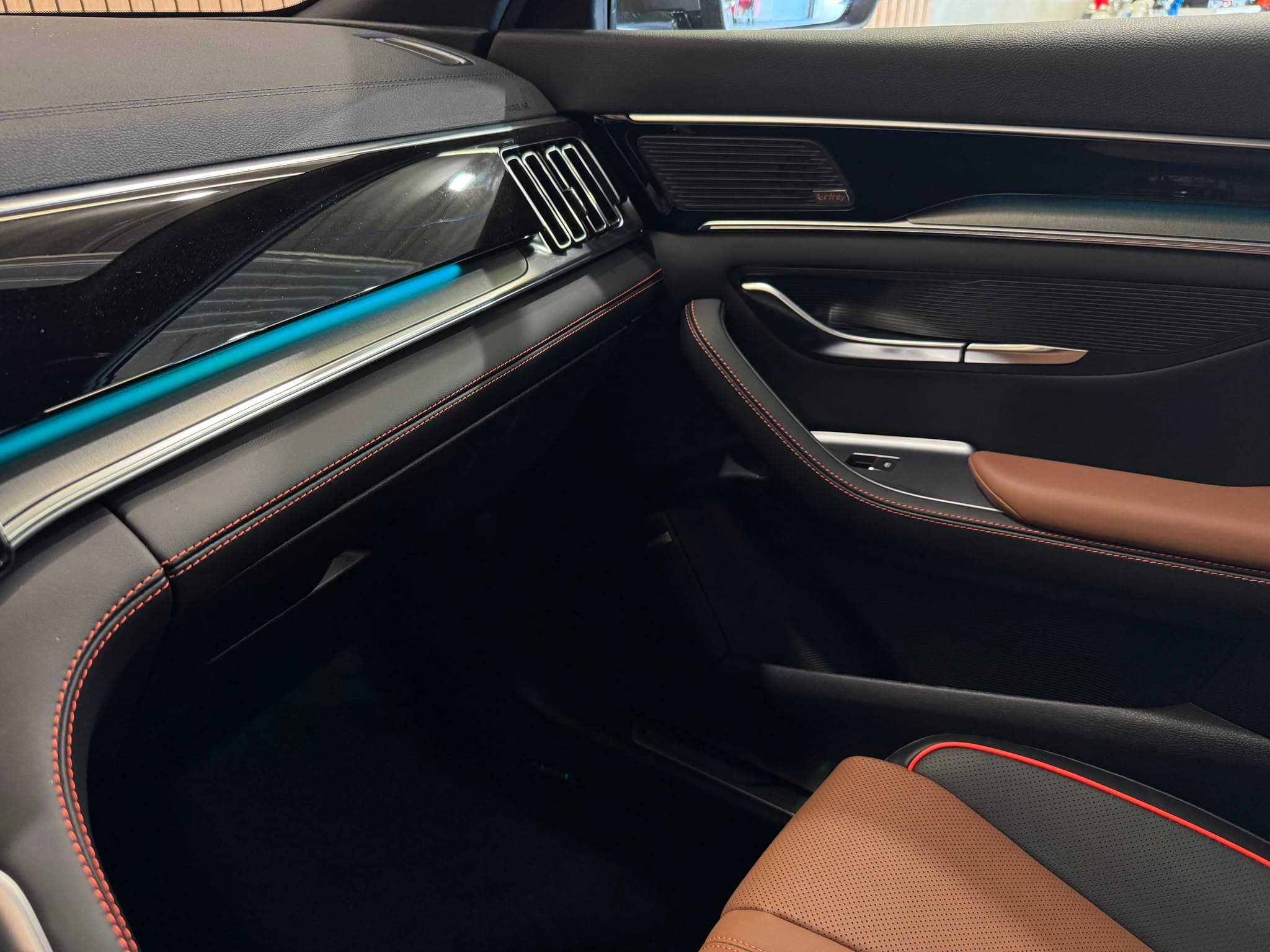 BYD Seal U DM-i Design AWD - Bild 15