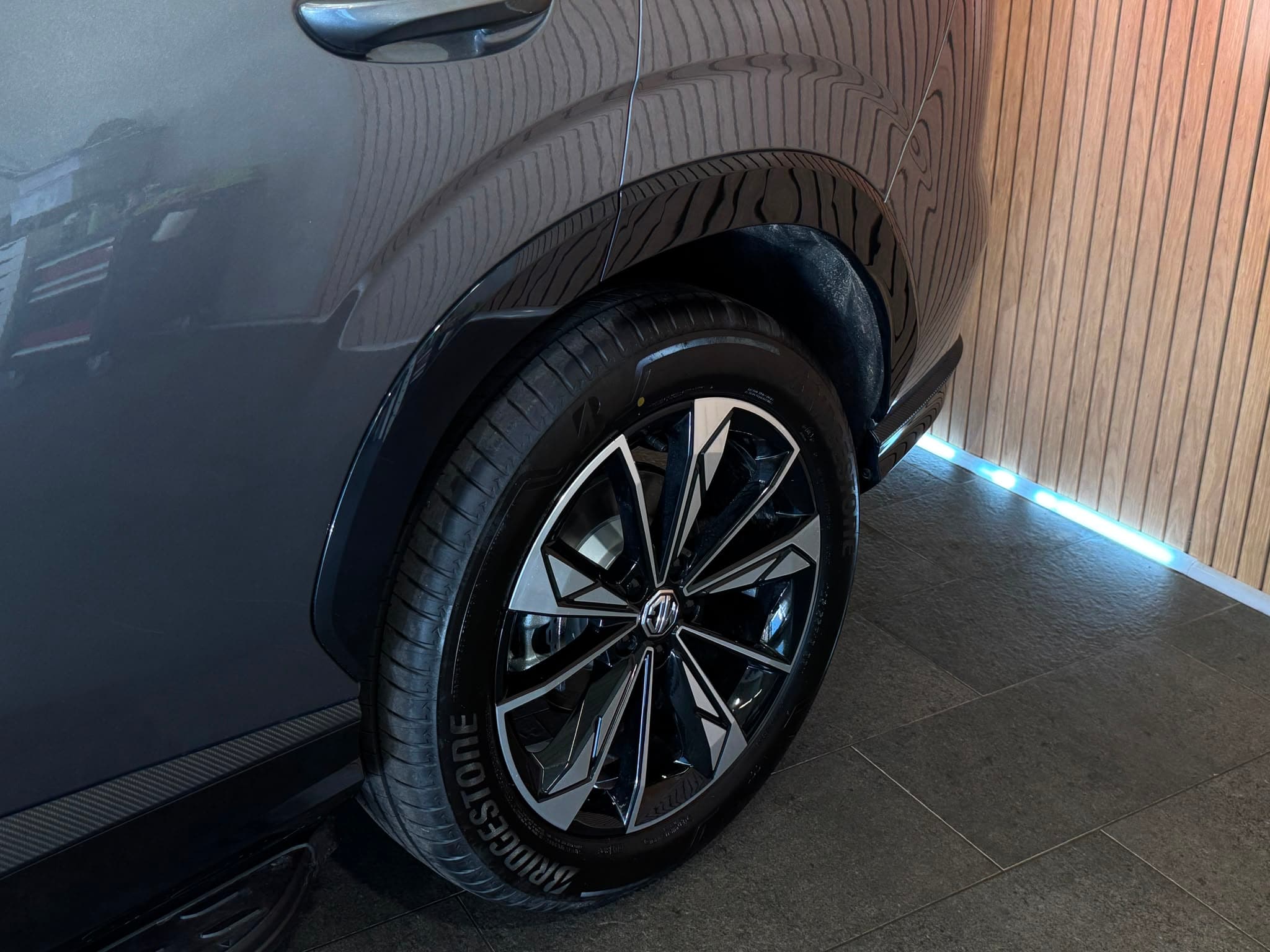 MG HS 1.5 T PHEV Luxury - Bild 7