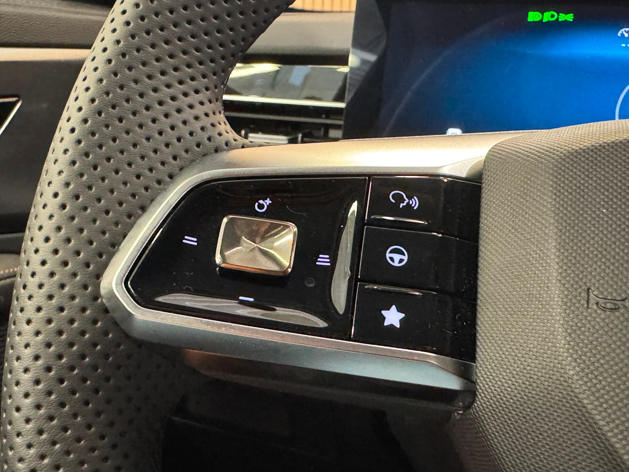 MG HS 1.5 T PHEV Luxury - Bild 17