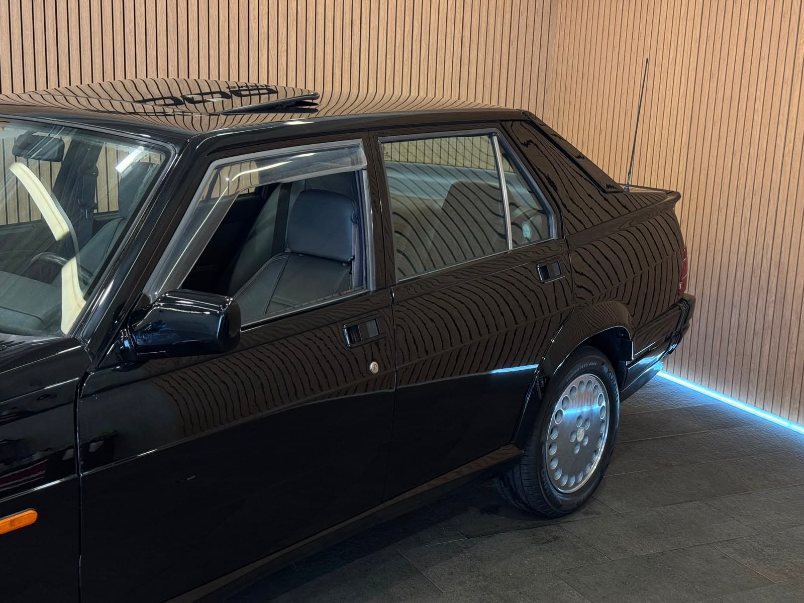 ALFA ROMEO 75 3.0 Q.Verde - Bild 4