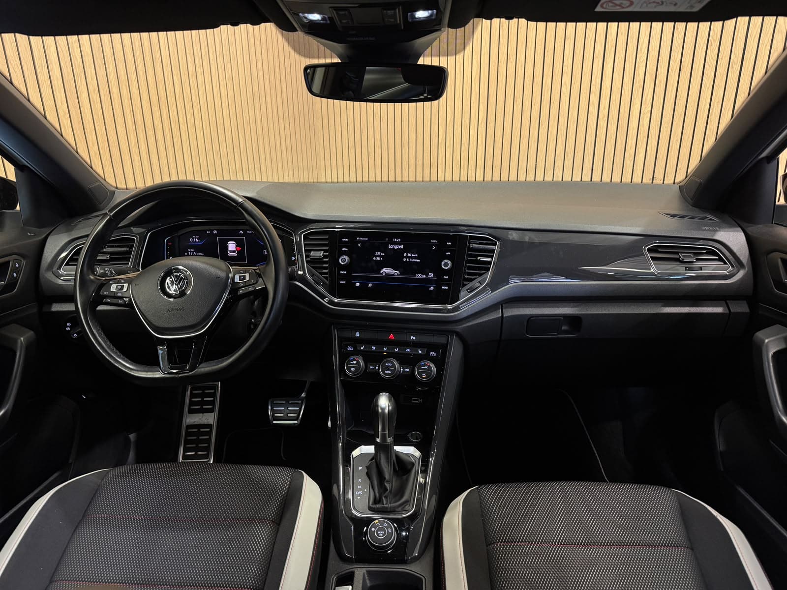 VW T-Roc 2.0 TDI SCR Sport DSG 4Motion - Bild 9