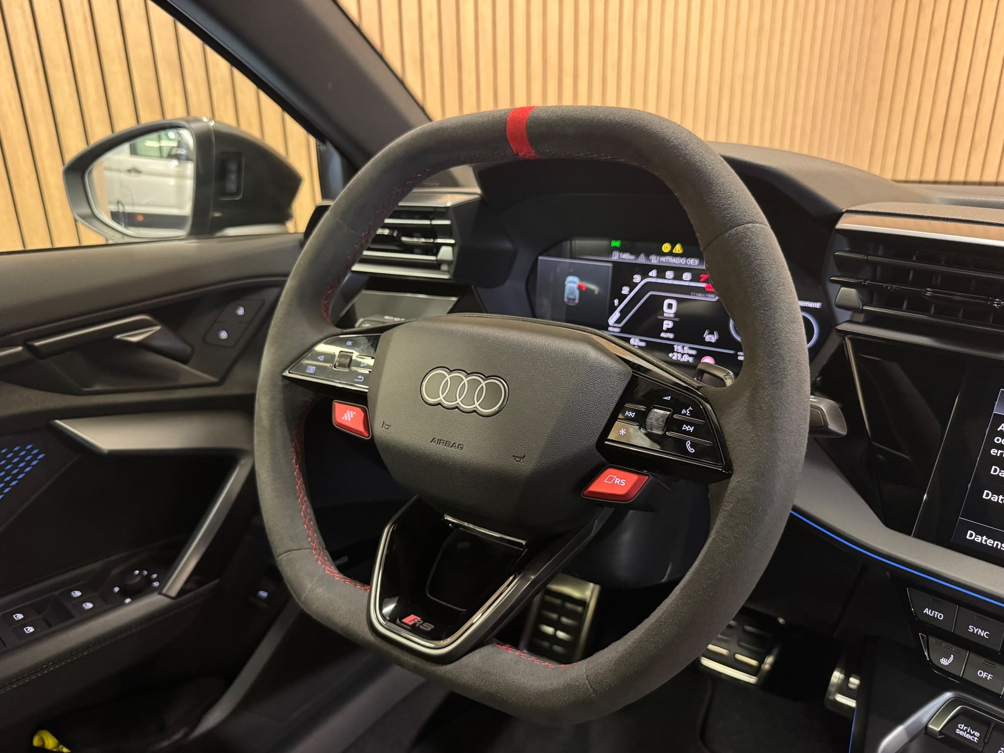 AUDI RS3 Sportback 2.5 TSI Daytona grau quattro S-tronic - Bild 12