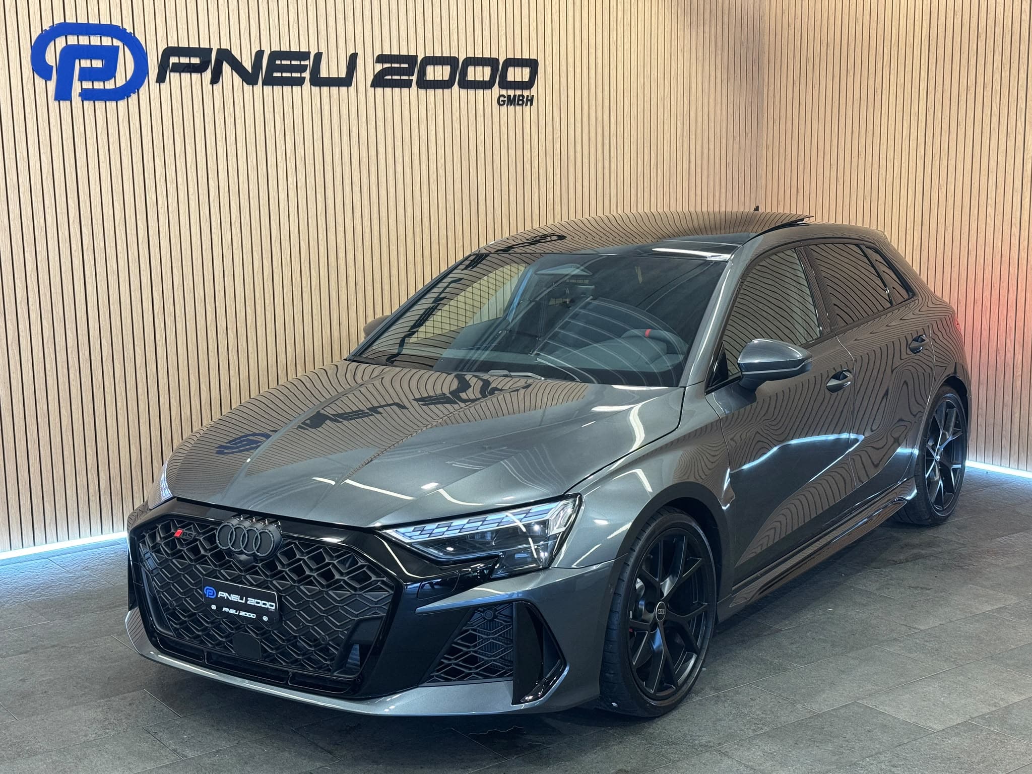 AUDI RS3 Sportback 2.5 TSI Daytona grau quattro S-tronic - Bild 1