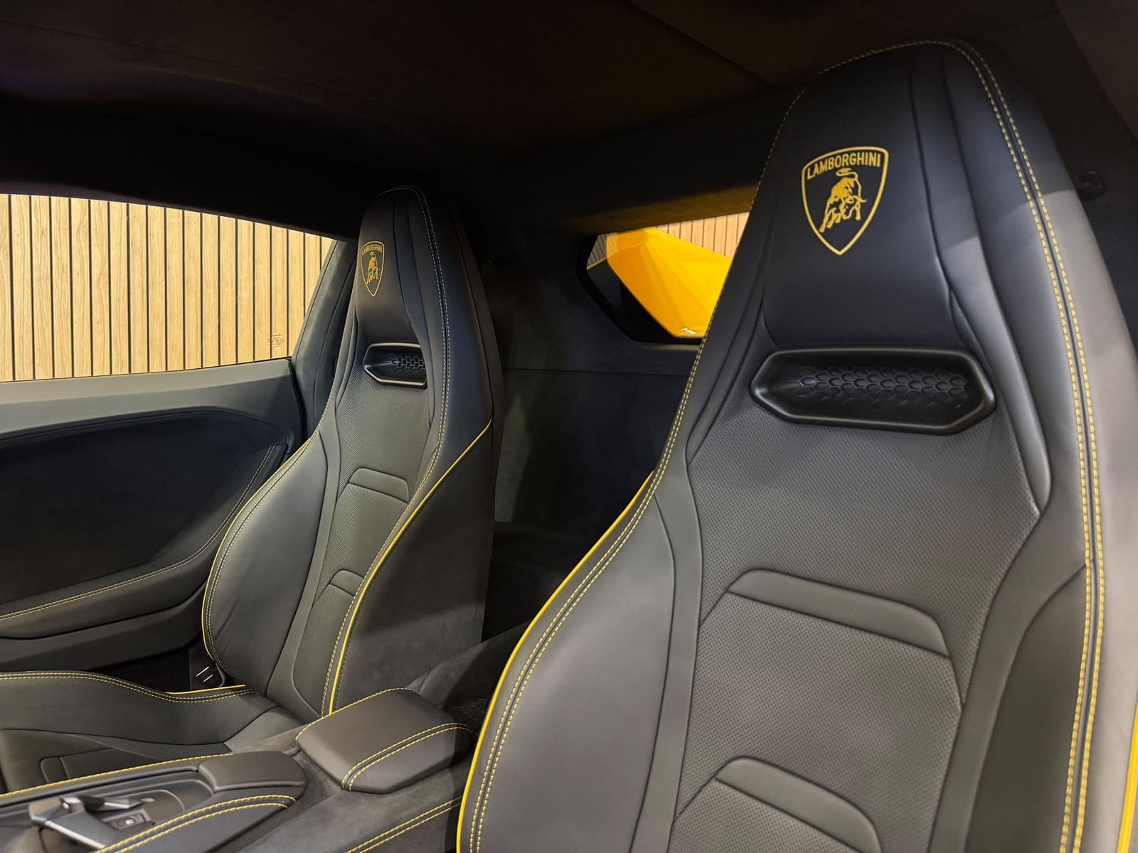 LAMBORGHINI Temerario HPEV *Giallo Auge* - Bild 21