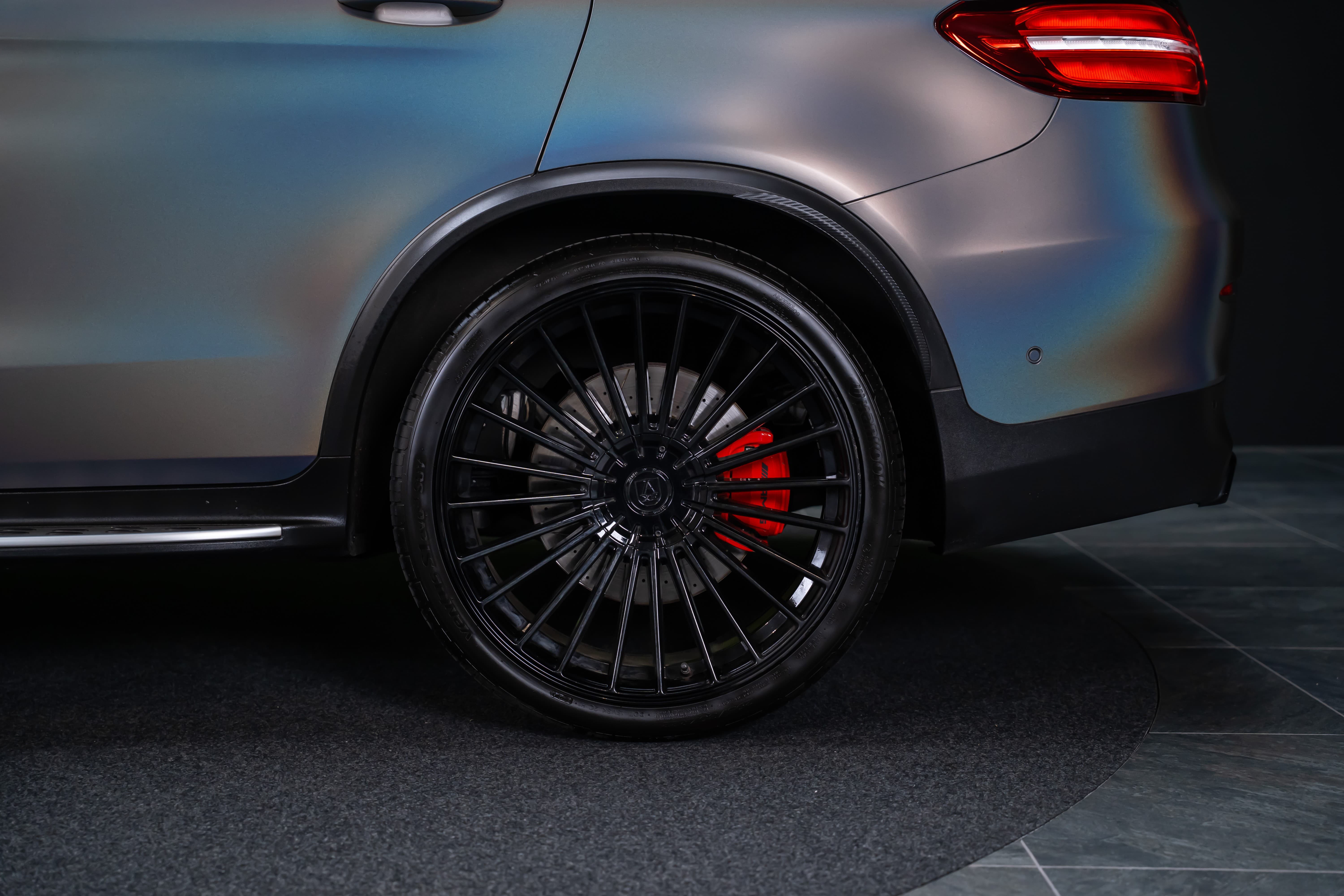 MERCEDES-BENZ GLC 63 S AMG 4m+ Coupé / CH-Fahrzeug / Glasdach / 360°Kamera - Bild 43