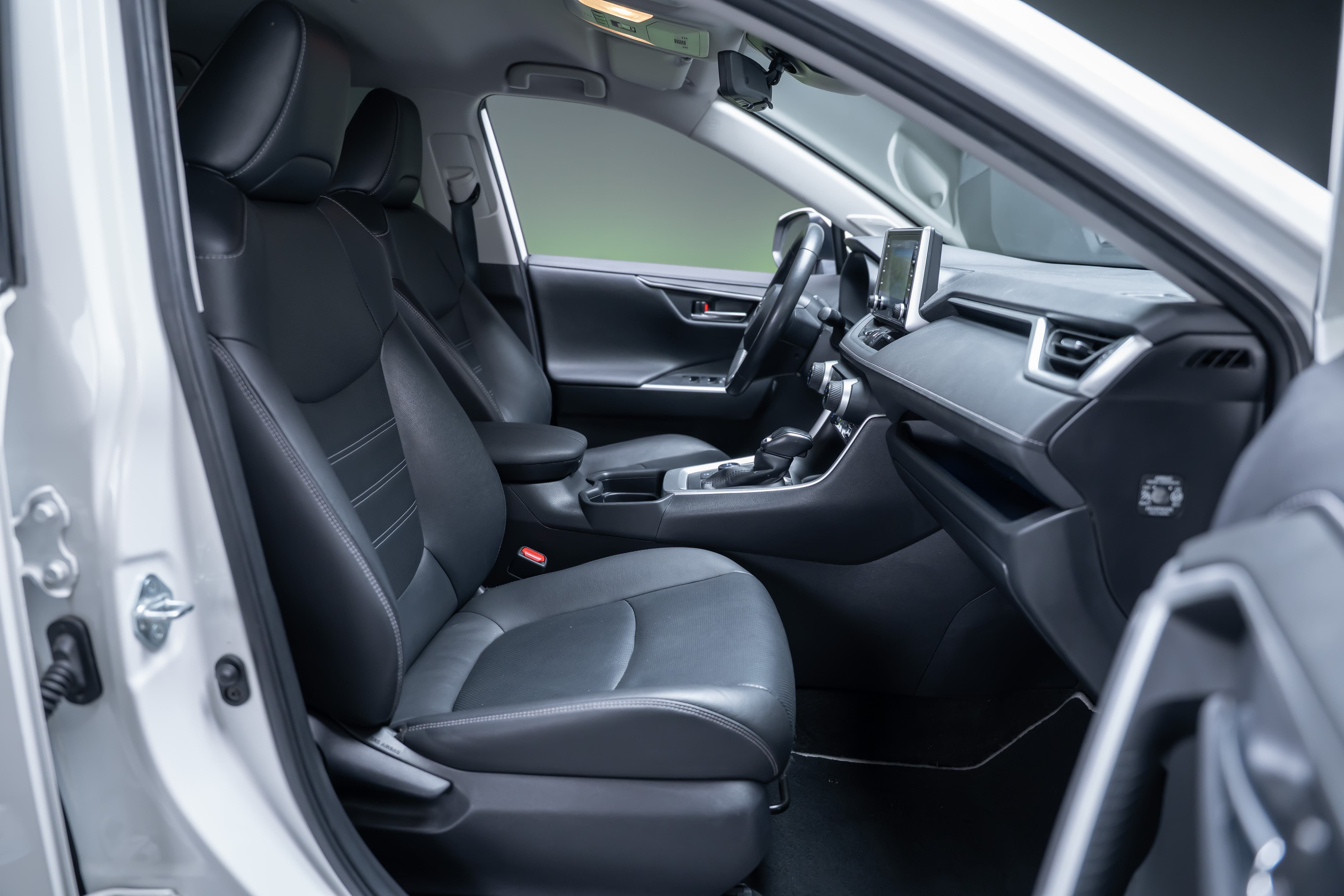 TOYOTA RAV-4 2.5 HEV Premium / 360°Kamera / el.Sitze / Lenkradheizung - Bild 30
