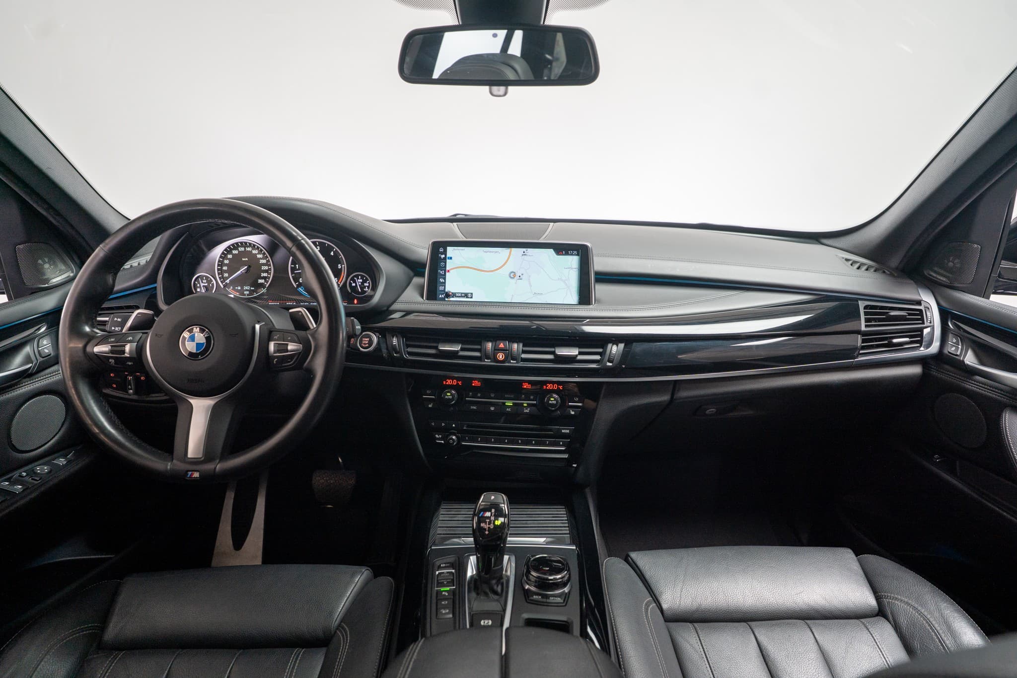 BMW X5 M50d / CH-Fahrzeug / Panorama / Harman/Kardon - Bild 16