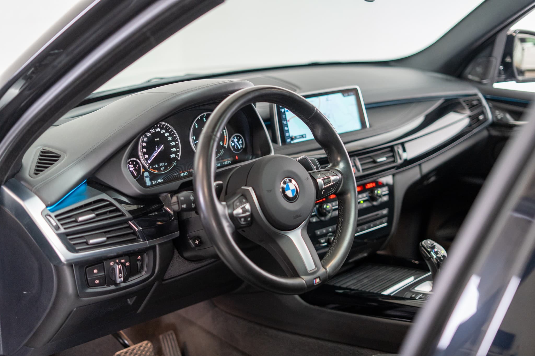 BMW X5 M50d / CH-Fahrzeug / Panorama / Harman/Kardon - Bild 10