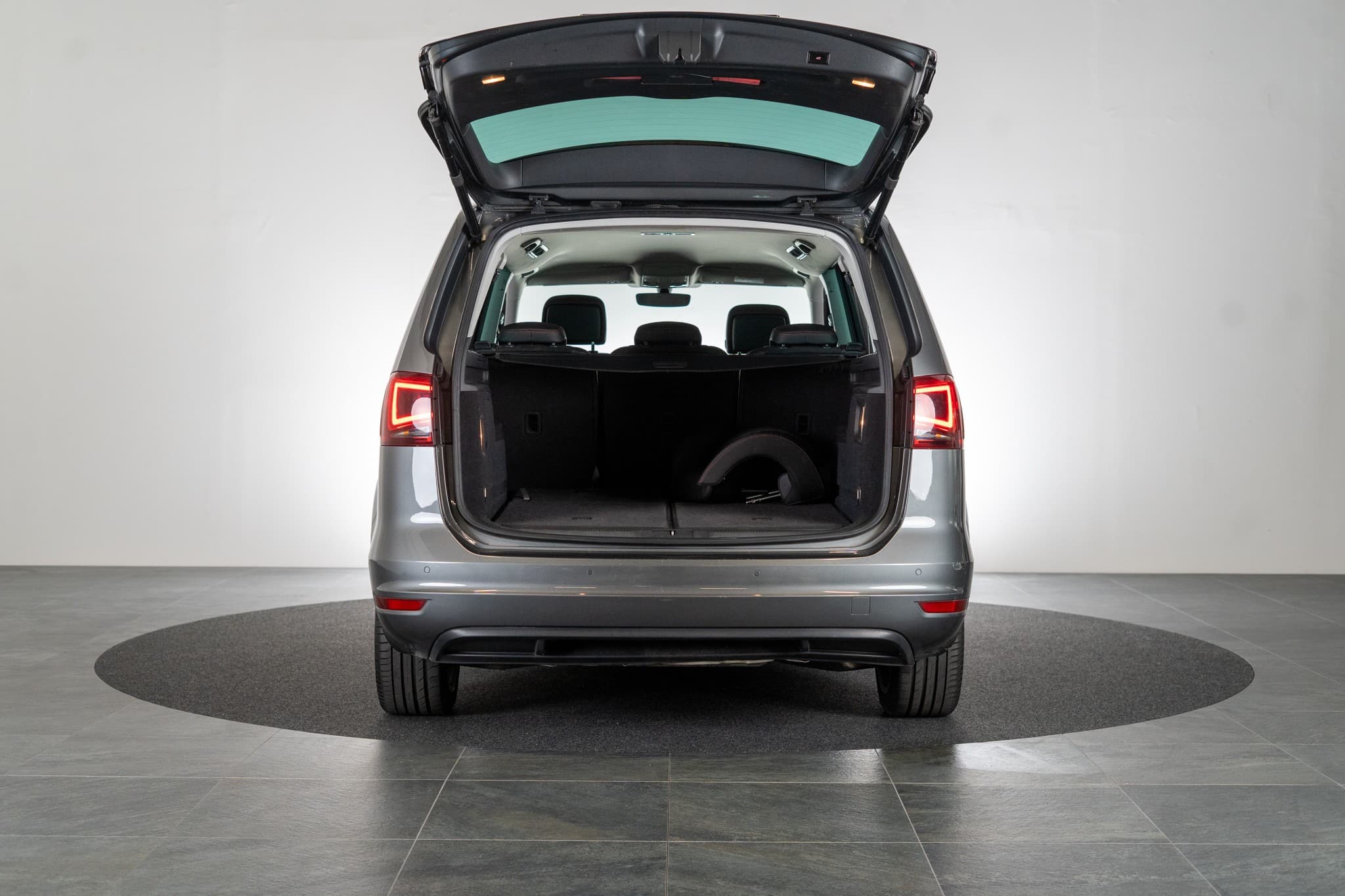 SEAT Alhambra 2.0 TDI 150 Hola FR-Line DSG / 7 Sitze / EL. Schiebetüren - Bild 6
