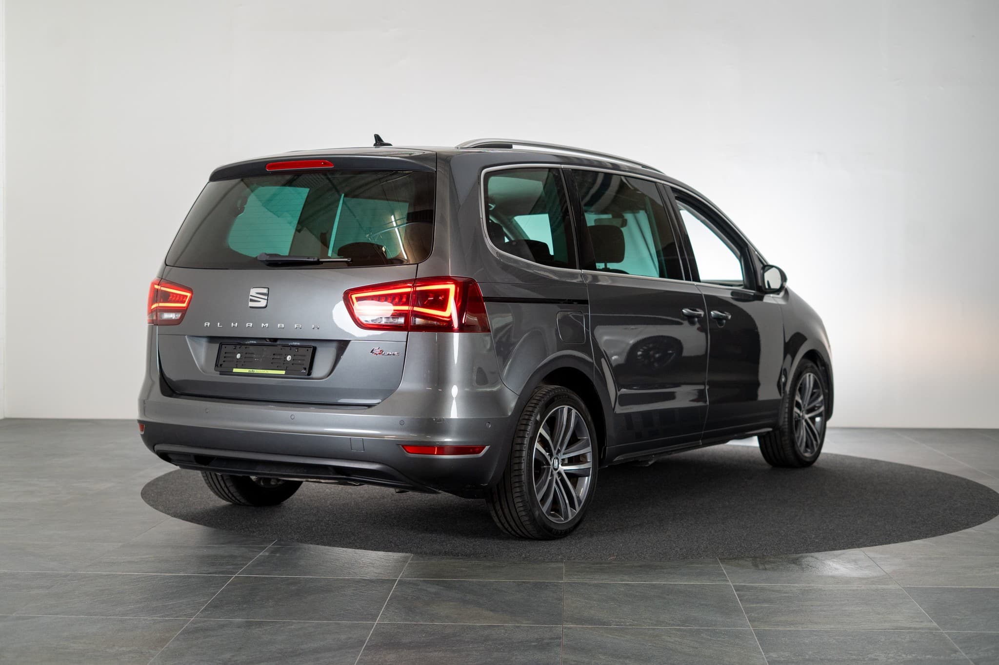 SEAT Alhambra 2.0 TDI 150 Hola FR-Line DSG / 7 Sitze / EL. Schiebetüren - Bild 4