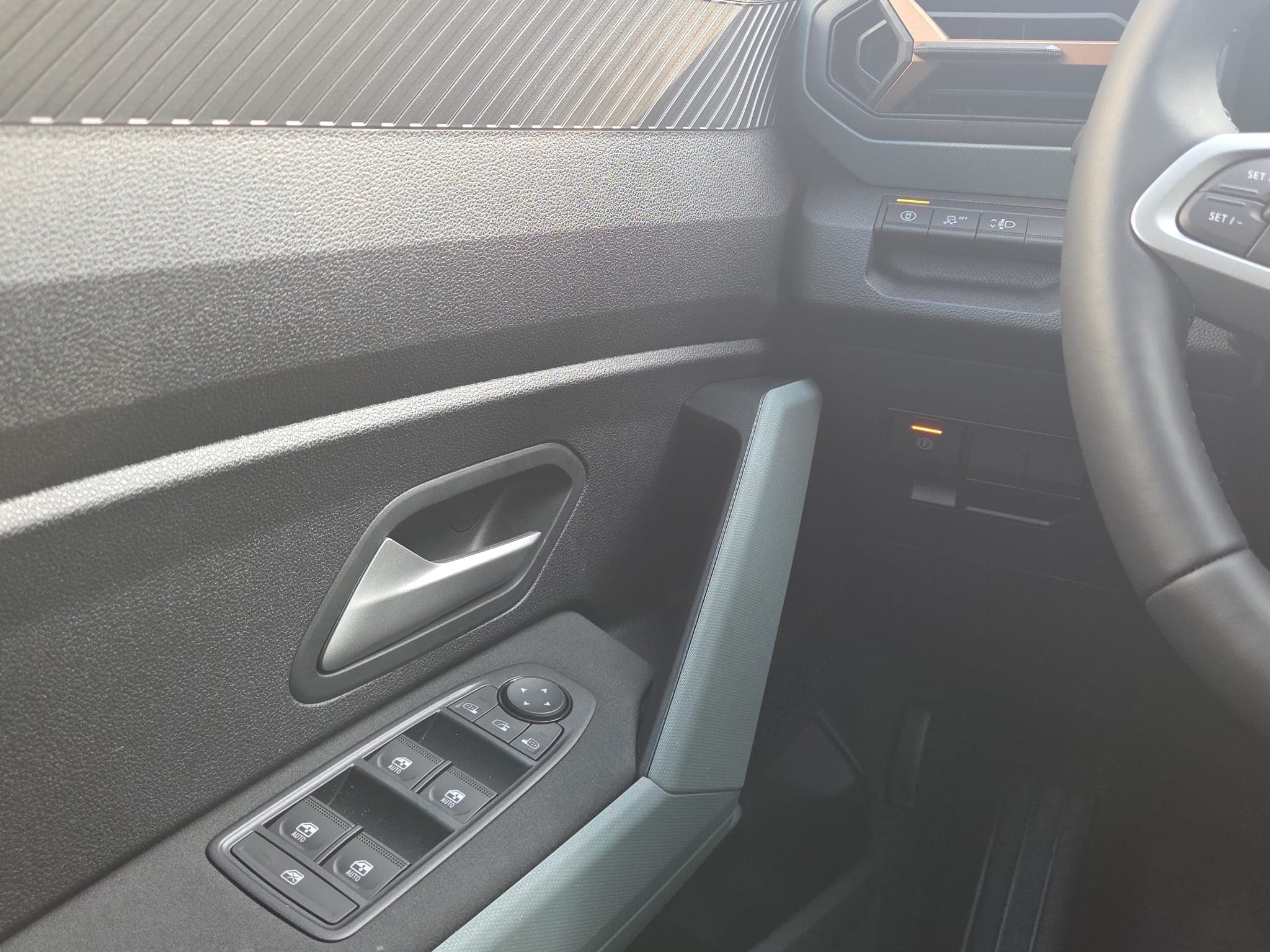 DACIA Duster TCe Hybrid 150 48V Extreme 4x4 - Bild 14