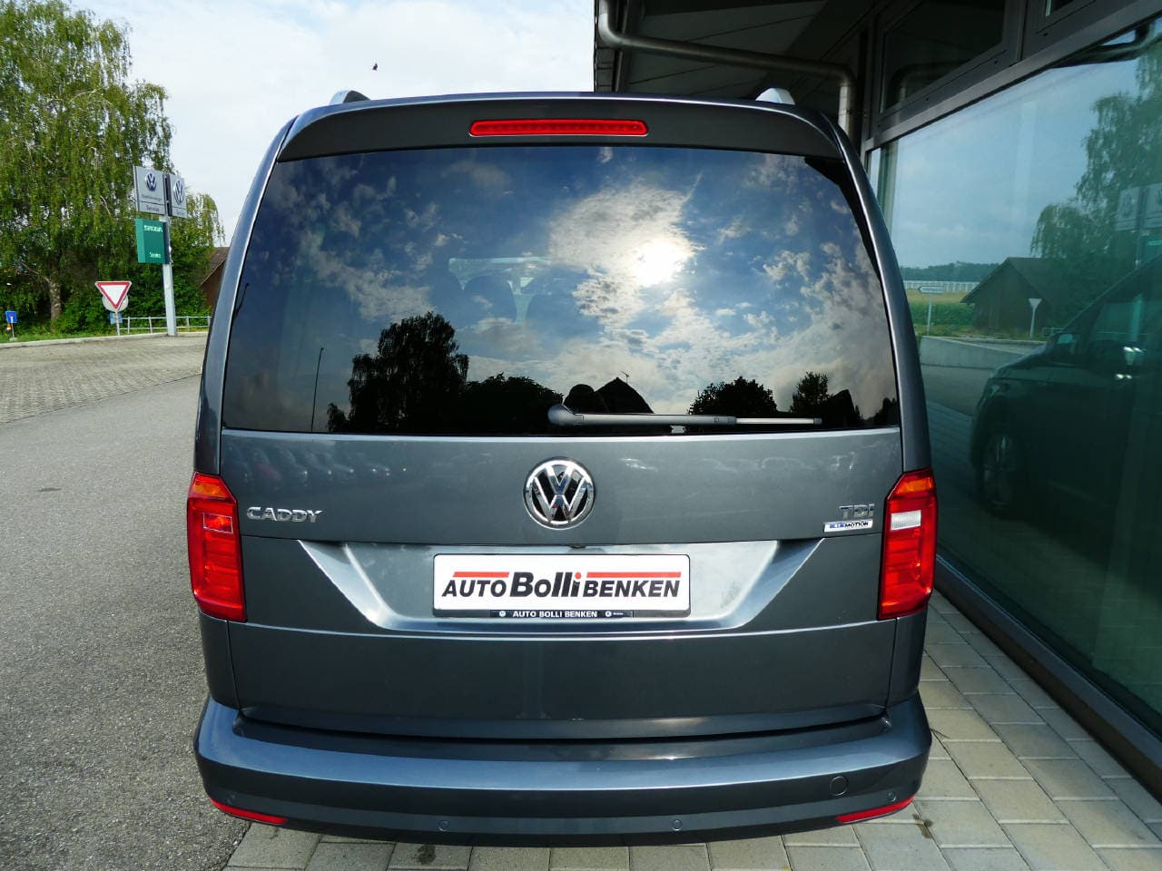 VW Caddy Kombi 2.0 TDI 102 BlueMT Family DSG - Bild 8
