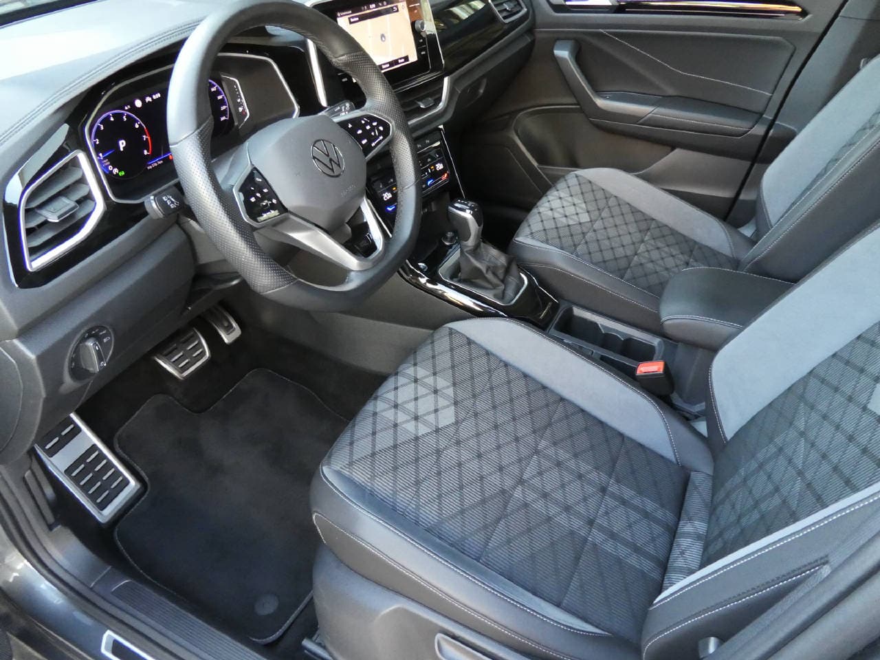 VW T-Roc 1.5 TSI EVO R-Line DSG - Bild 8
