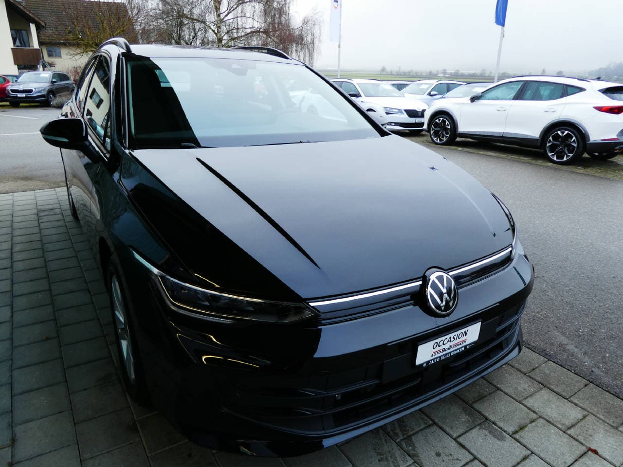 VW Golf VIII Variant 1.5 eTSI Life DSG - Bild 4