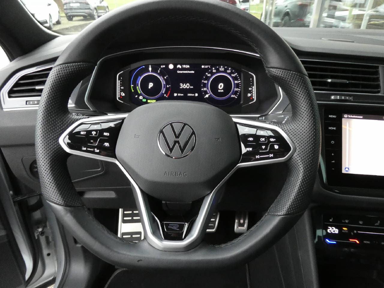 VW Tiguan 1.4 TSI PHEV R-Line SELECTION DSG - Bild 12