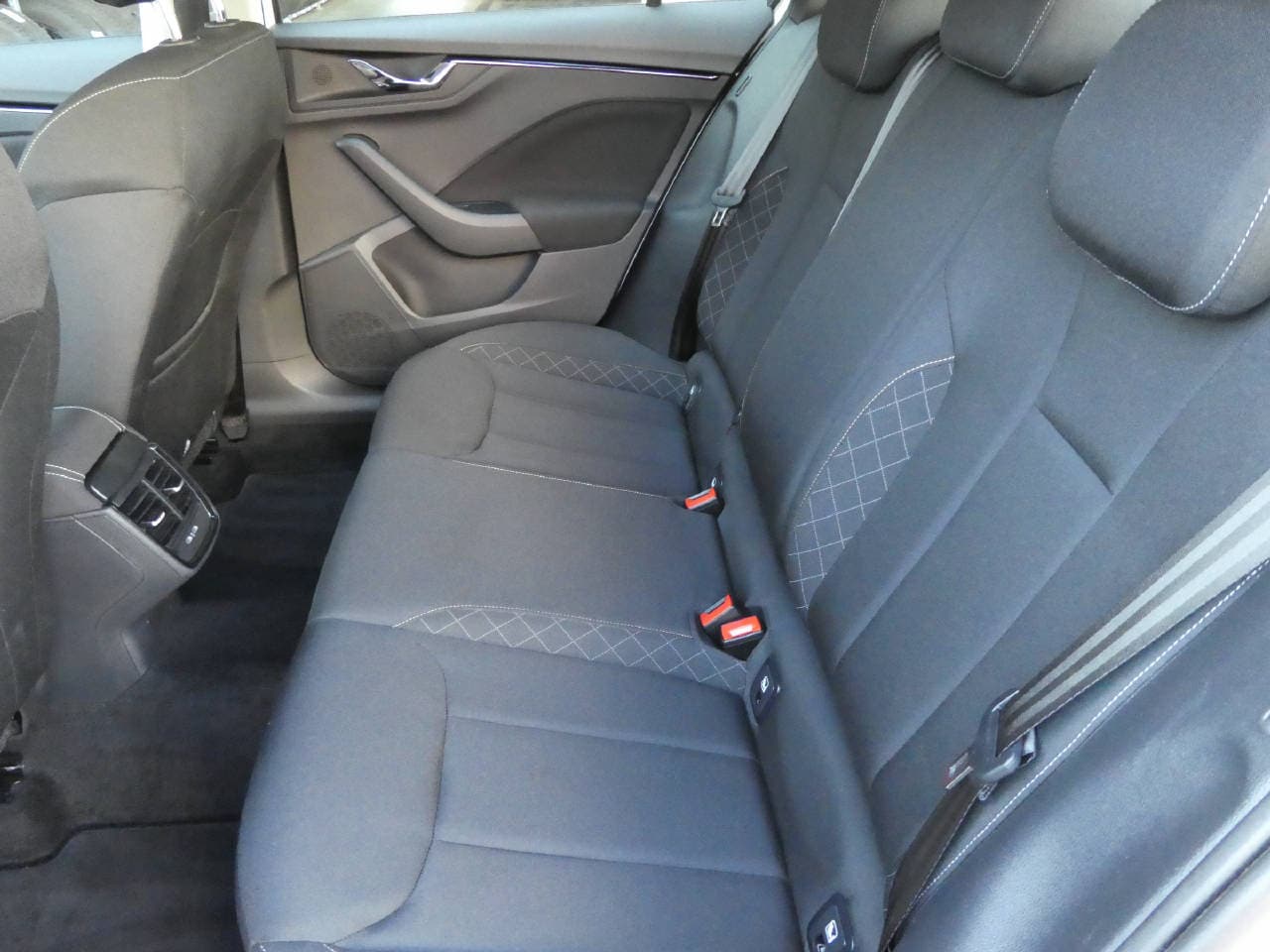 SKODA Kamiq 1.0 TSI Ambition DSG - Bild 10