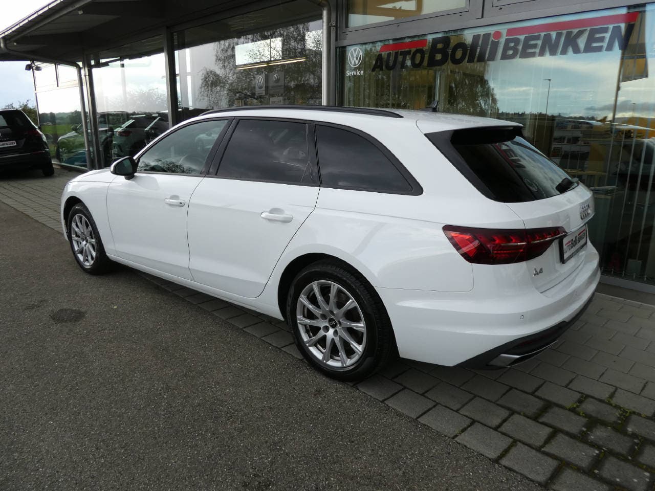 AUDI A4 Avant 2.0 40 TDI Attraction quattro S-Tronic - Bild 5