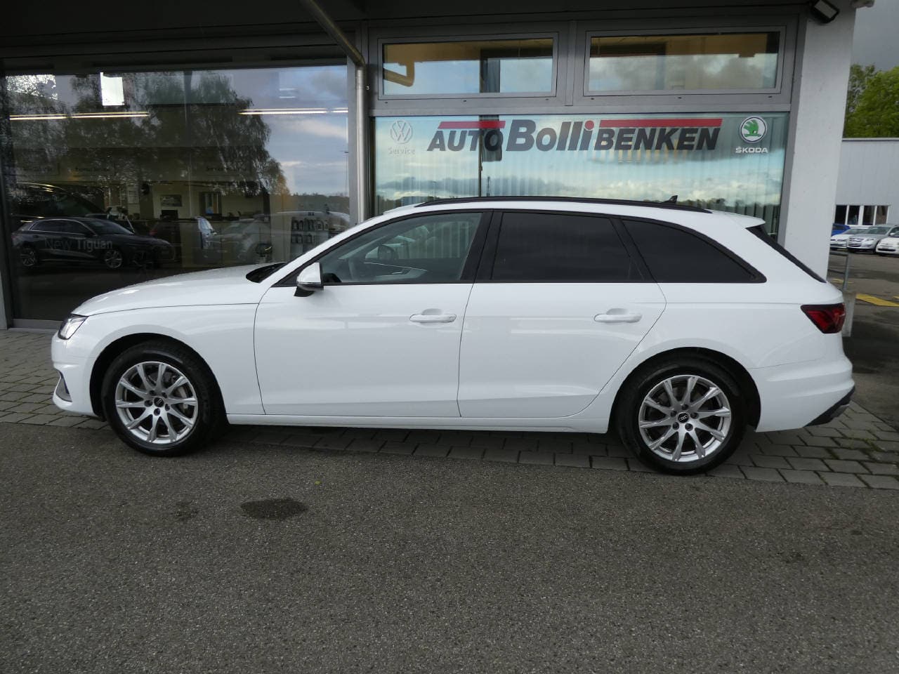 AUDI A4 Avant 2.0 40 TDI Attraction quattro S-Tronic - Bild 6