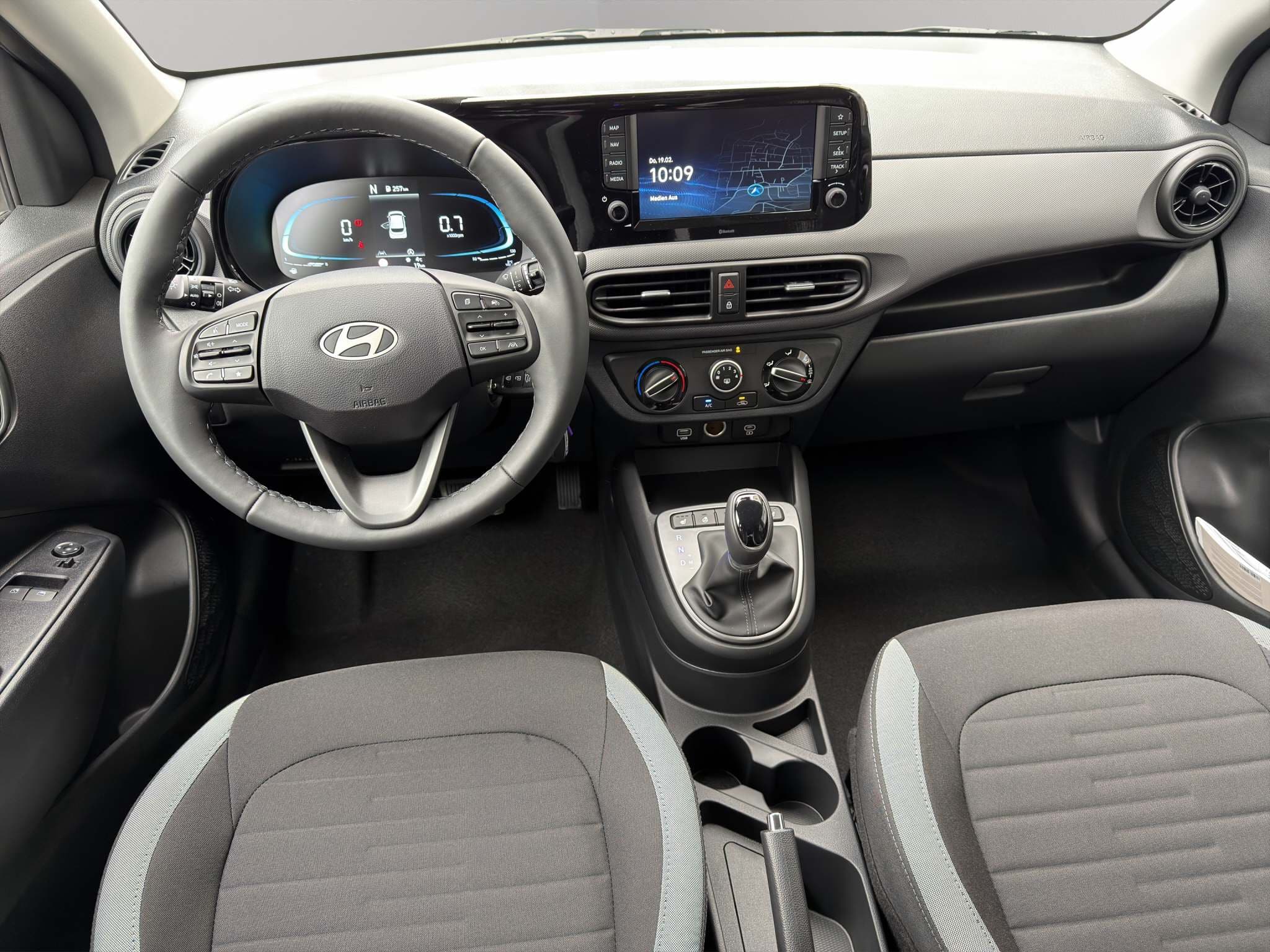 HYUNDAI i10 1.2 Amplia - Bild 9