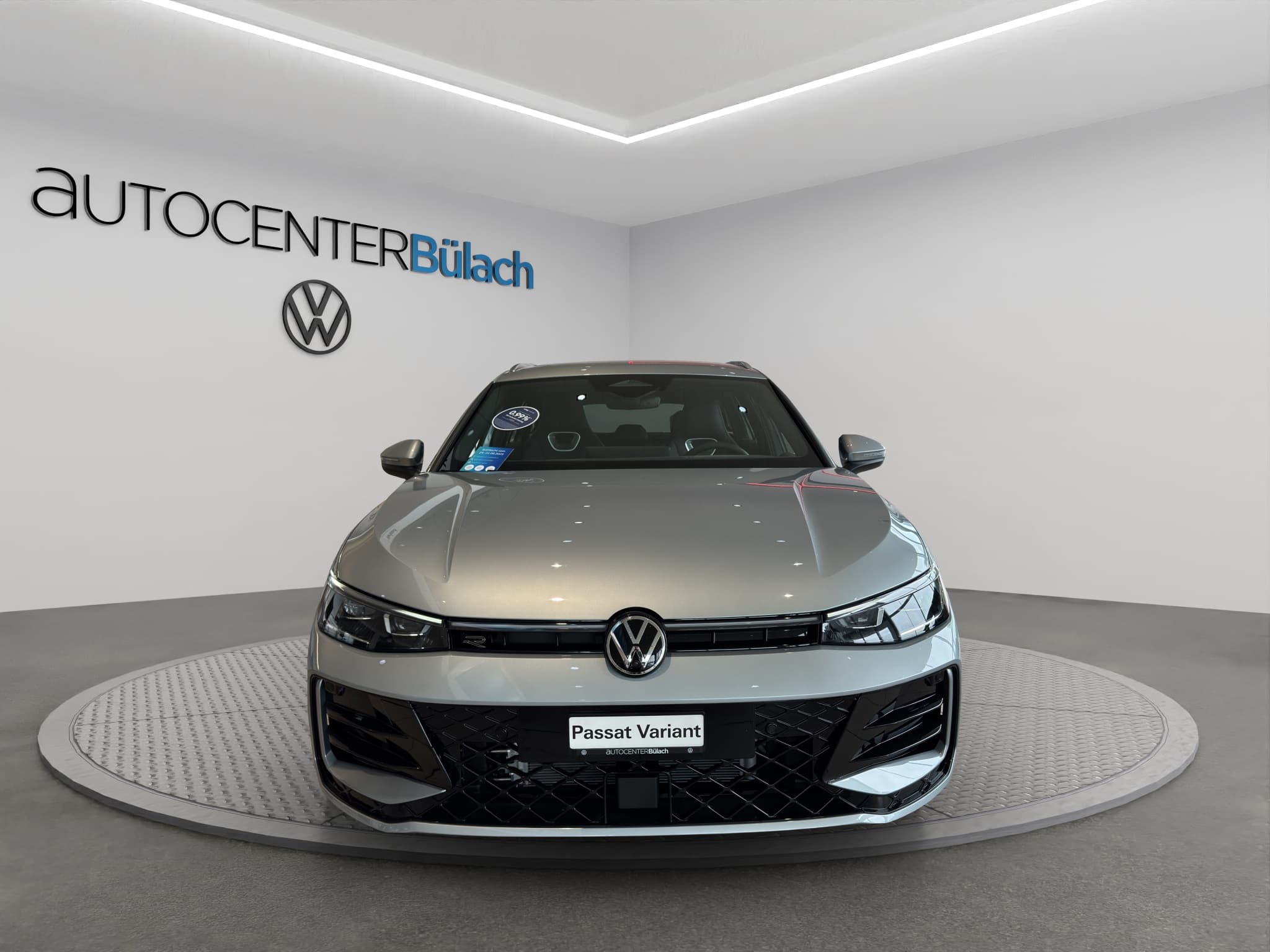 VW Passat Variant 1.5 TSI evo2 Plug-In- Hybrid R-Line DSG - Bild 2