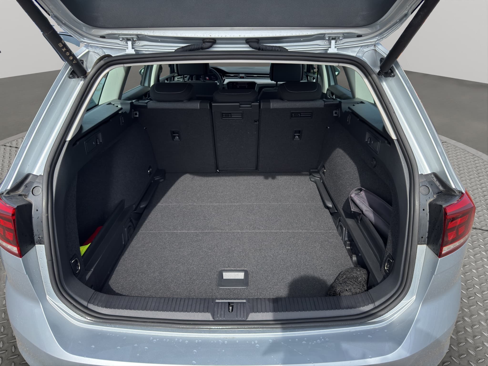 VW Passat 2.0 TDI BMT Business DSG - Bild 15
