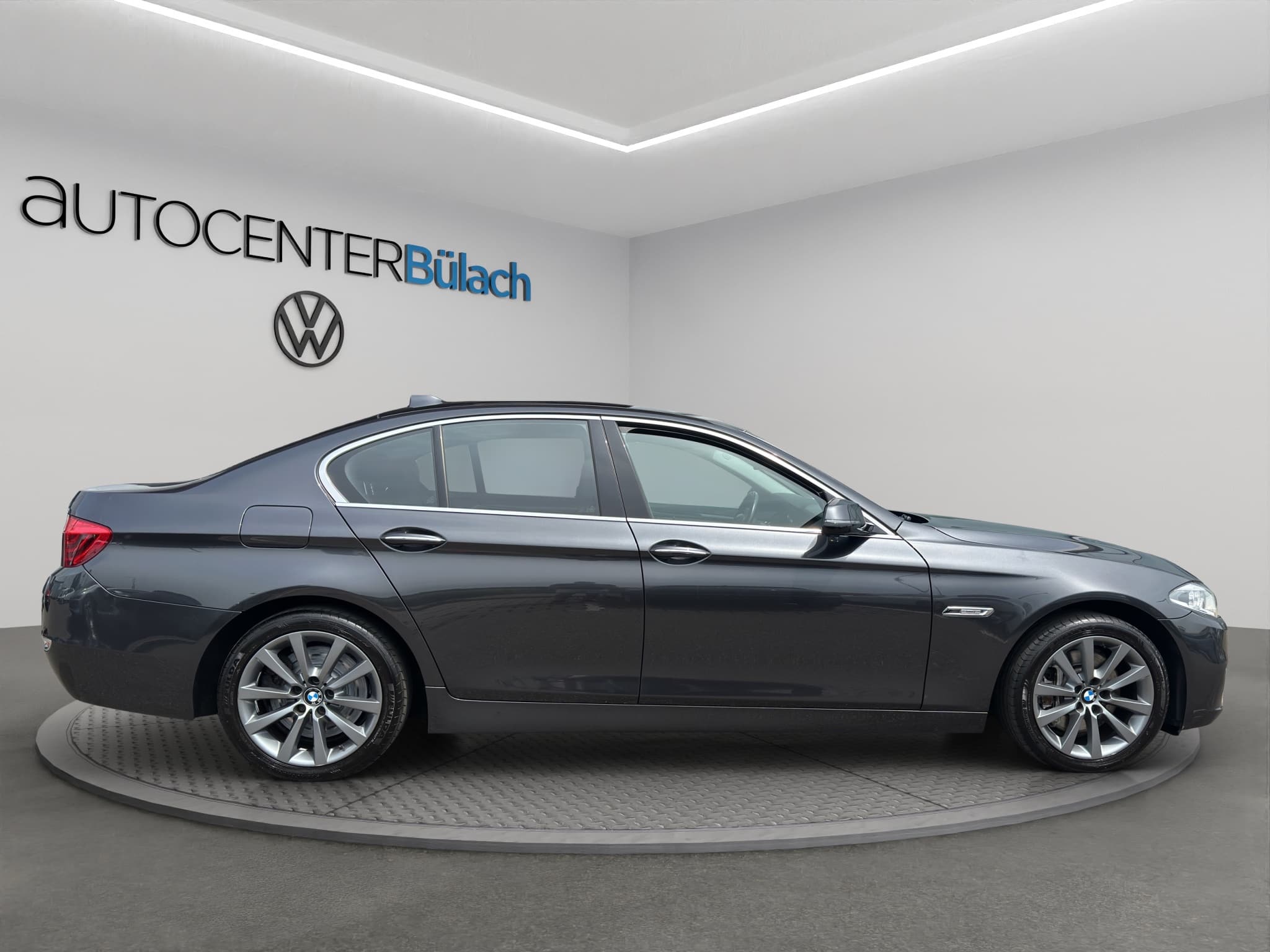 BMW 530d xDrive Luxury Line Steptronic - Bild 4