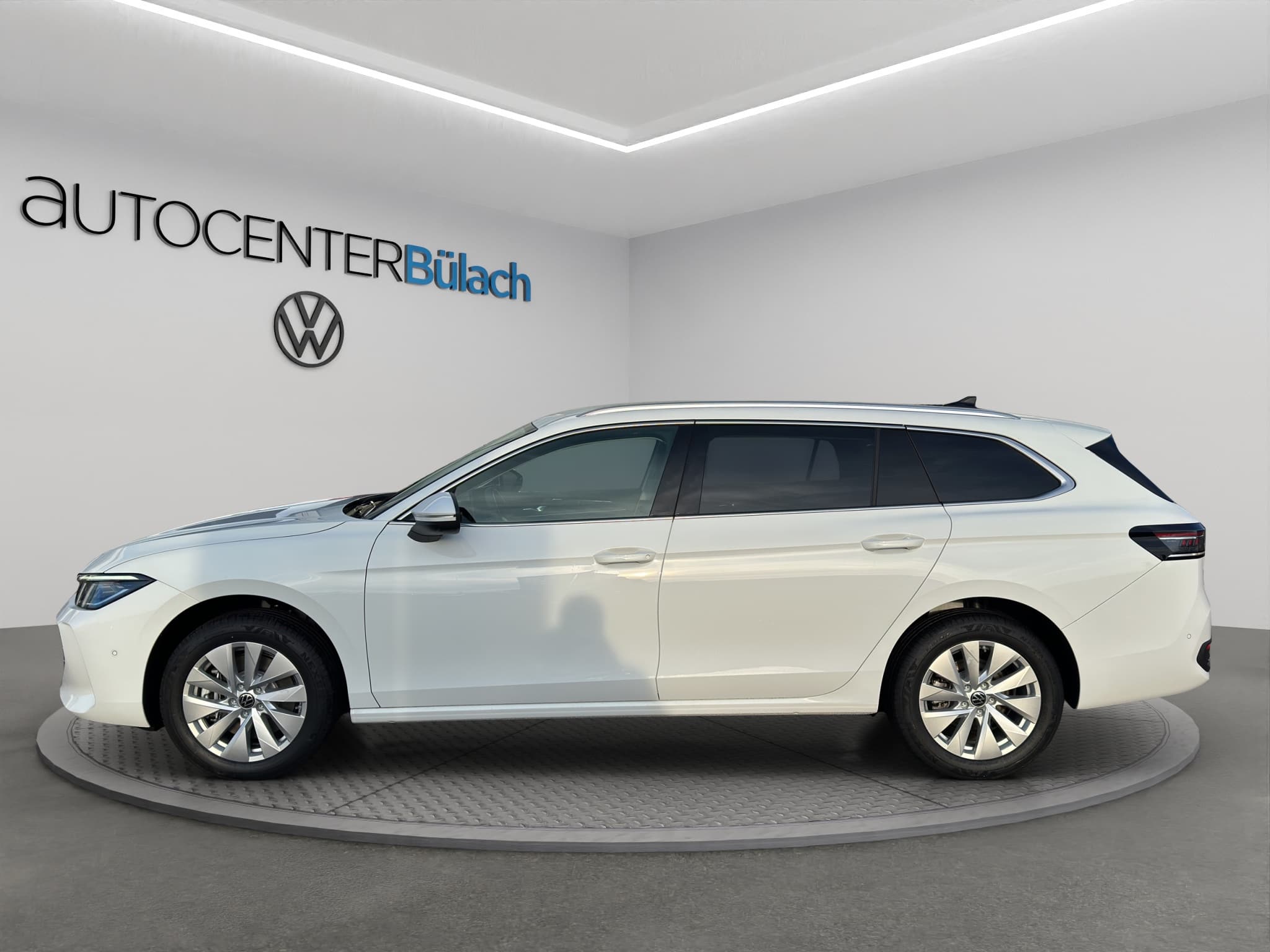VW Passat Variant 2.0 TDI evo Business 4 Motion DSG - Bild 8
