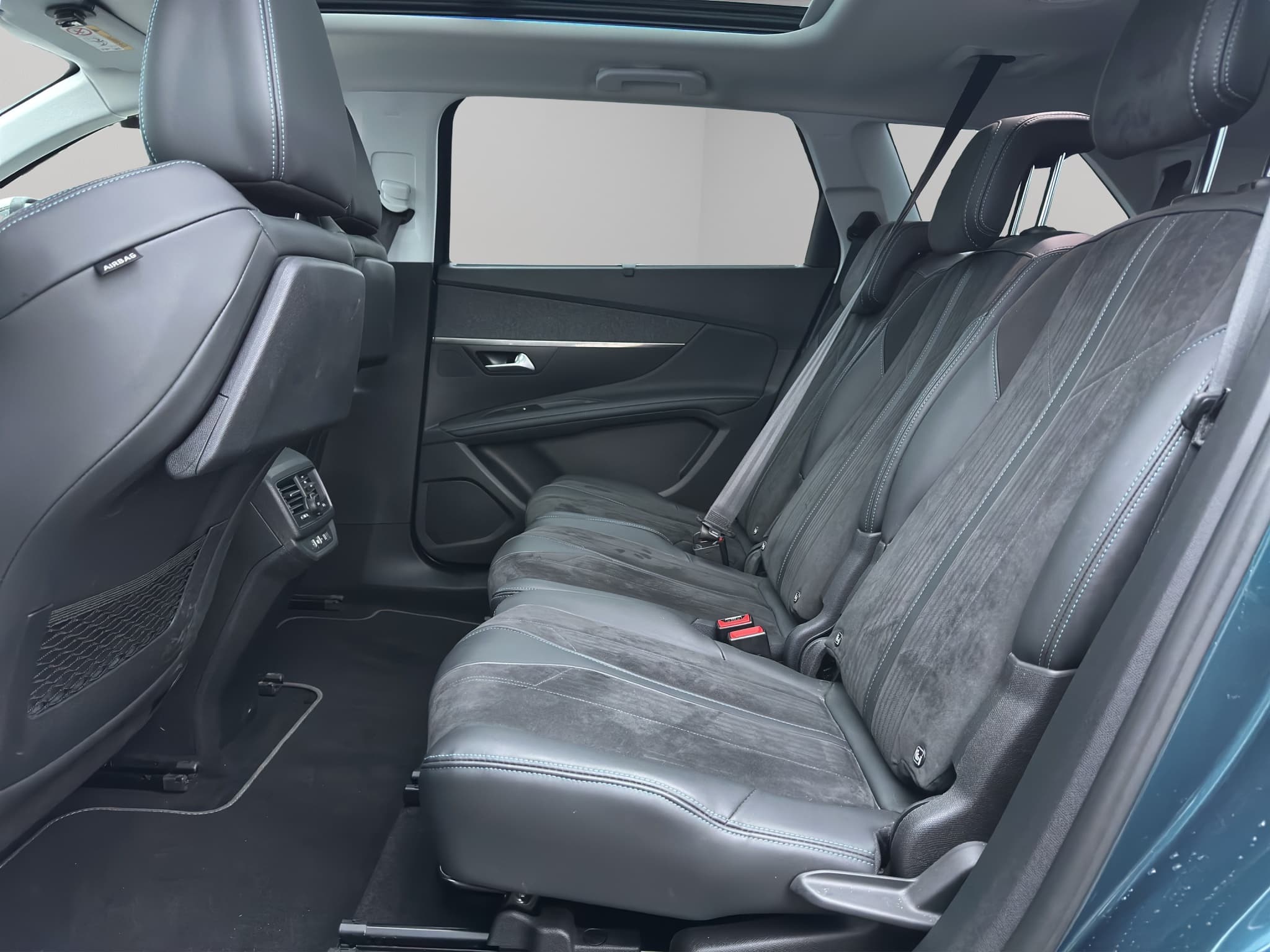 PEUGEOT 5008 1.2 Pure Tech Allure EAT8 - Bild 12