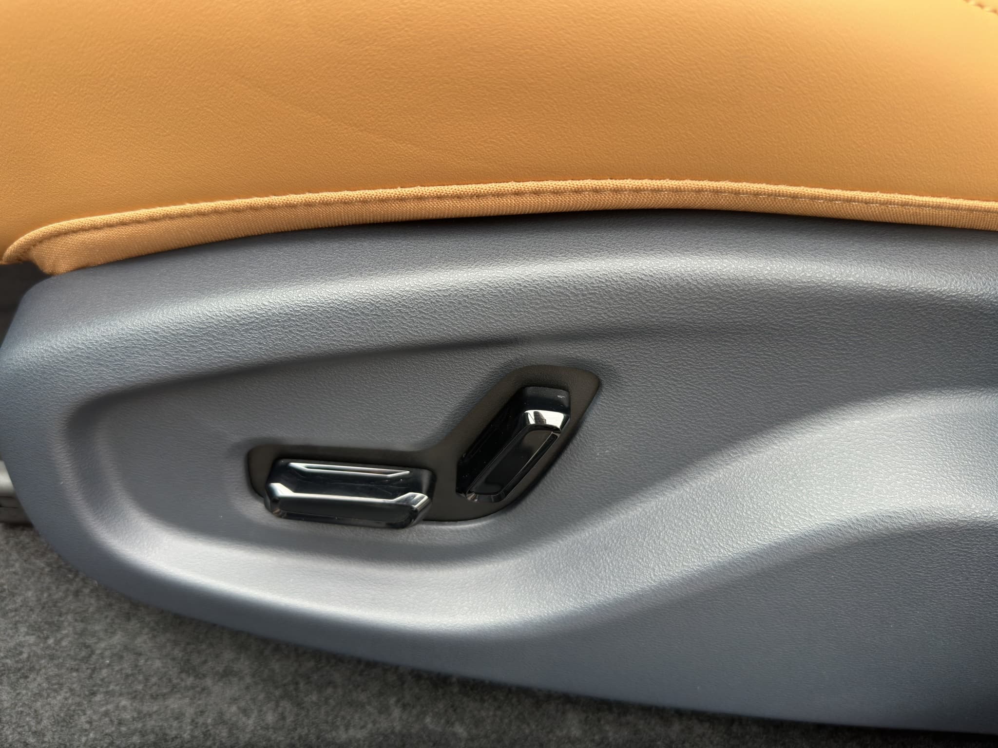 GEELY EM-i Max+ PHEV - Bild 27