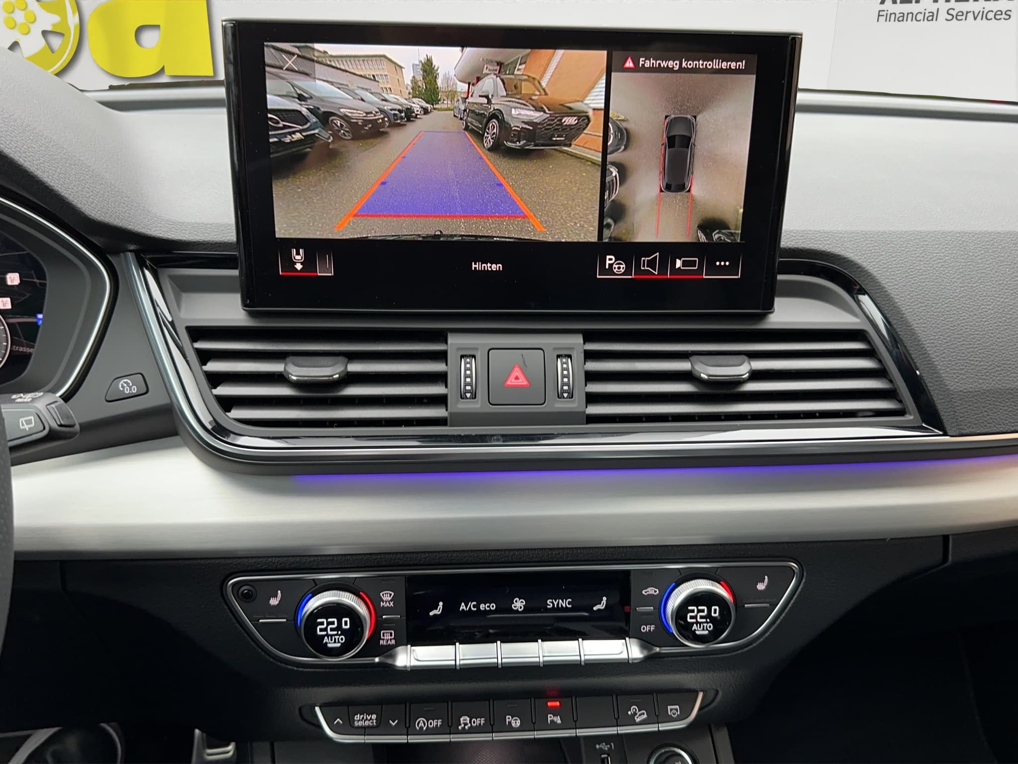 AUDI Q5 40 TDI S-Line quattro Black Edition 4x4 Leder / Head Up / Panoramadach - Bild 19