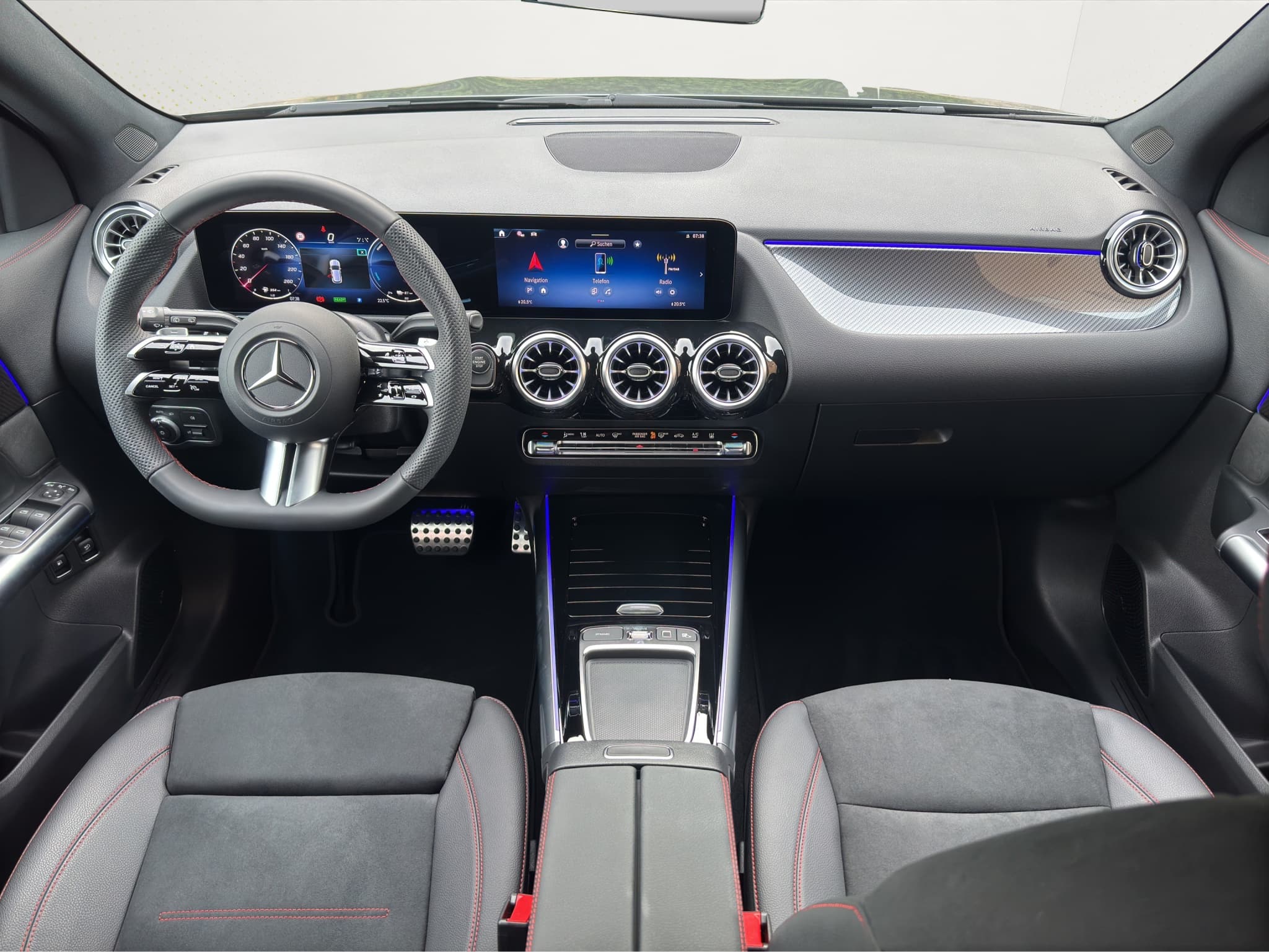 MERCEDES-BENZ GLA 250 e 8G-DCT AMG Line Night Paket FACELIFT - Bild 11