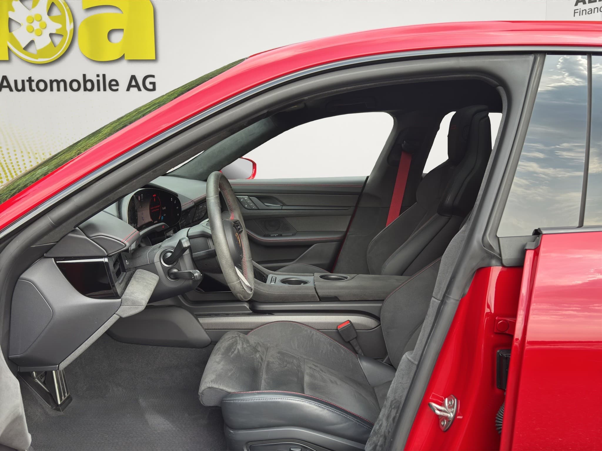 PORSCHE Taycan GTS ST Performance Battery Plus (CH) 2+2 - Bild 12
