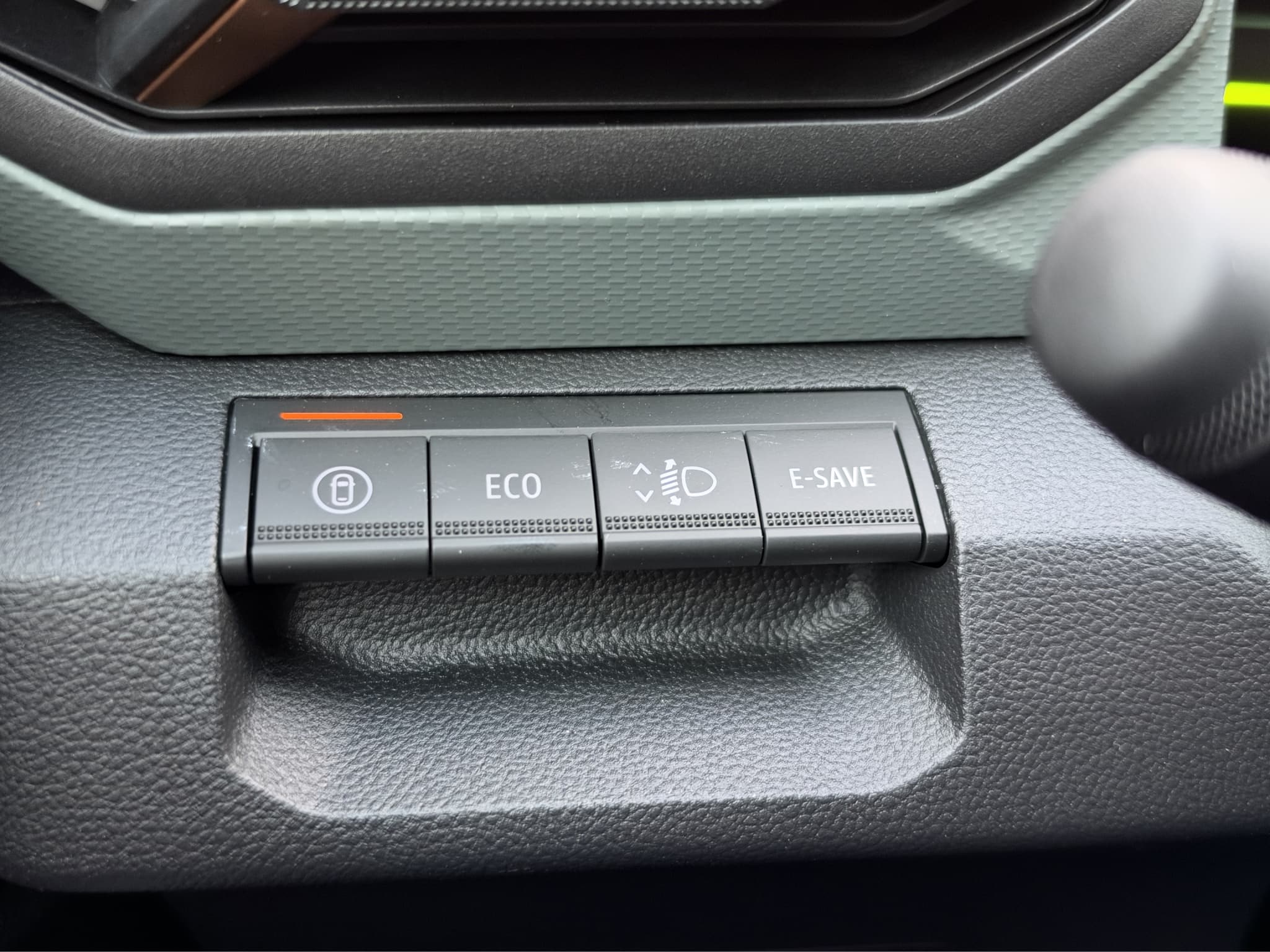 DACIA Duster HEV 140 Extreme TECHNO PAKET Automat - Bild 23