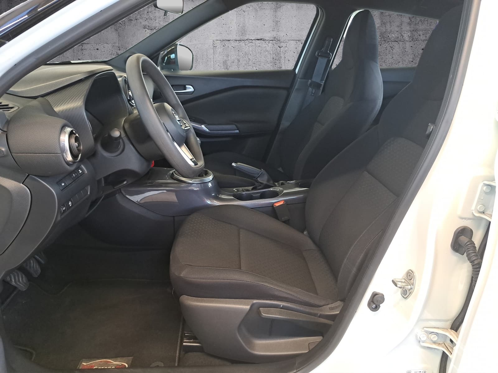 NISSAN Juke 1.0 DIG-T Visia - Bild 10
