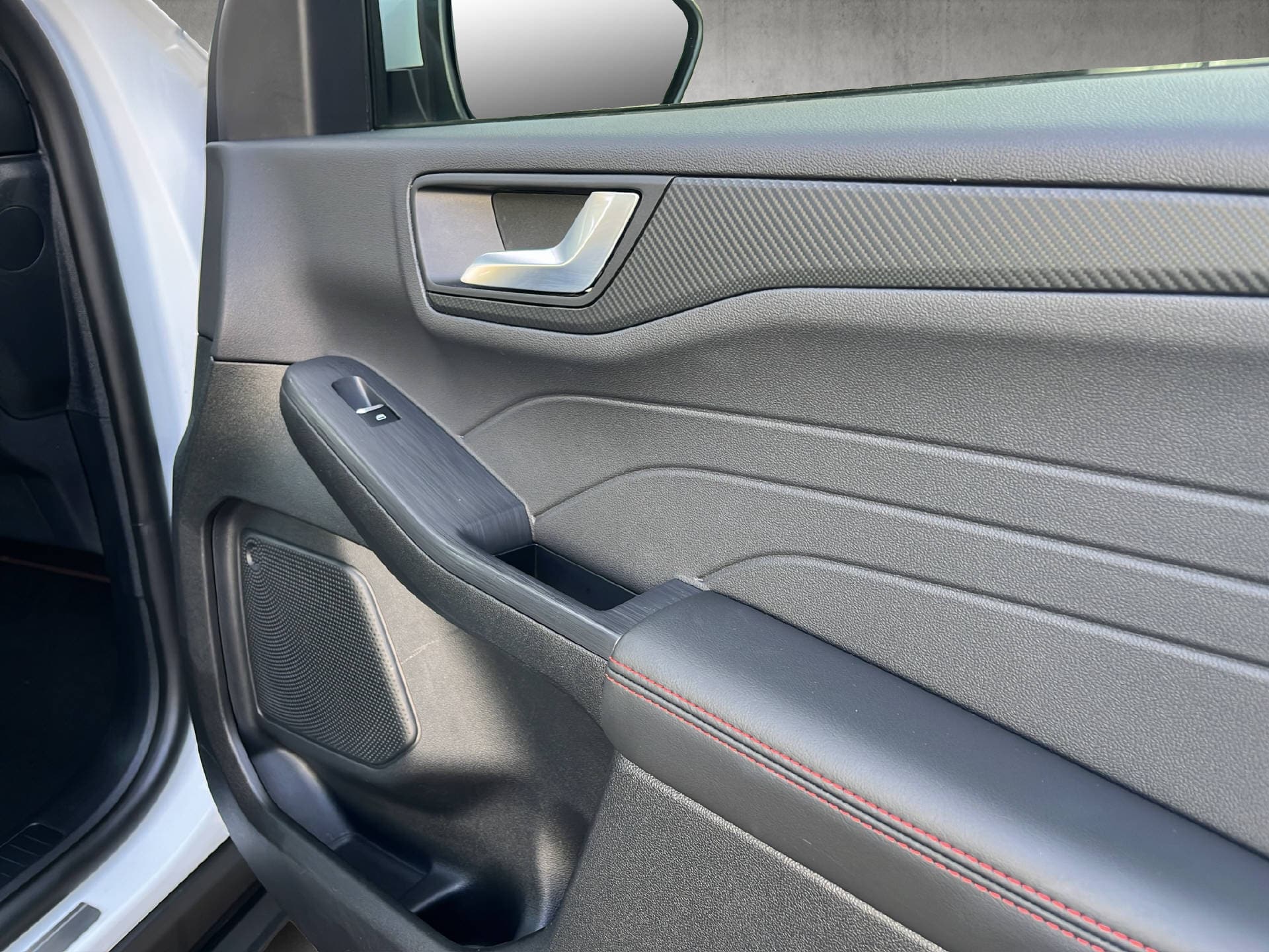 FORD Kuga 2.5 Hybrid ST-Line X - Bild 18