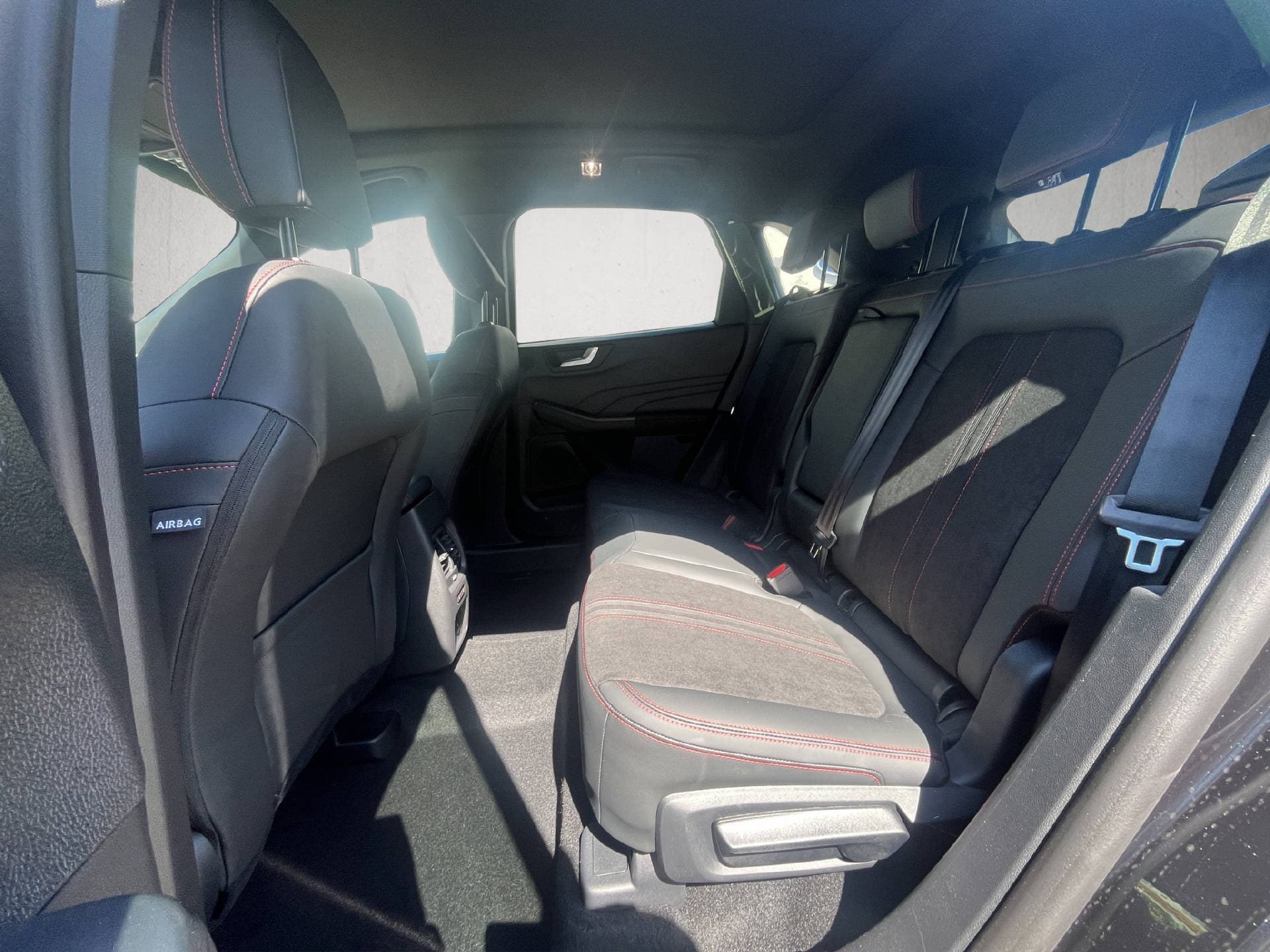 FORD Kuga 2.5 Plug-in Hybrid ST-Line X - Bild 14