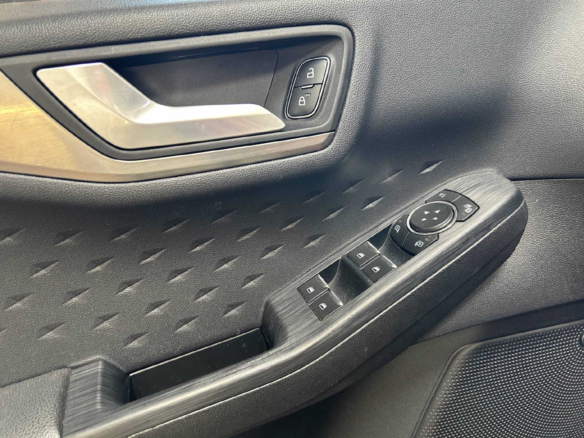 FORD Kuga 2.0 EcoBlue Hybrid Titanium X - Bild 13