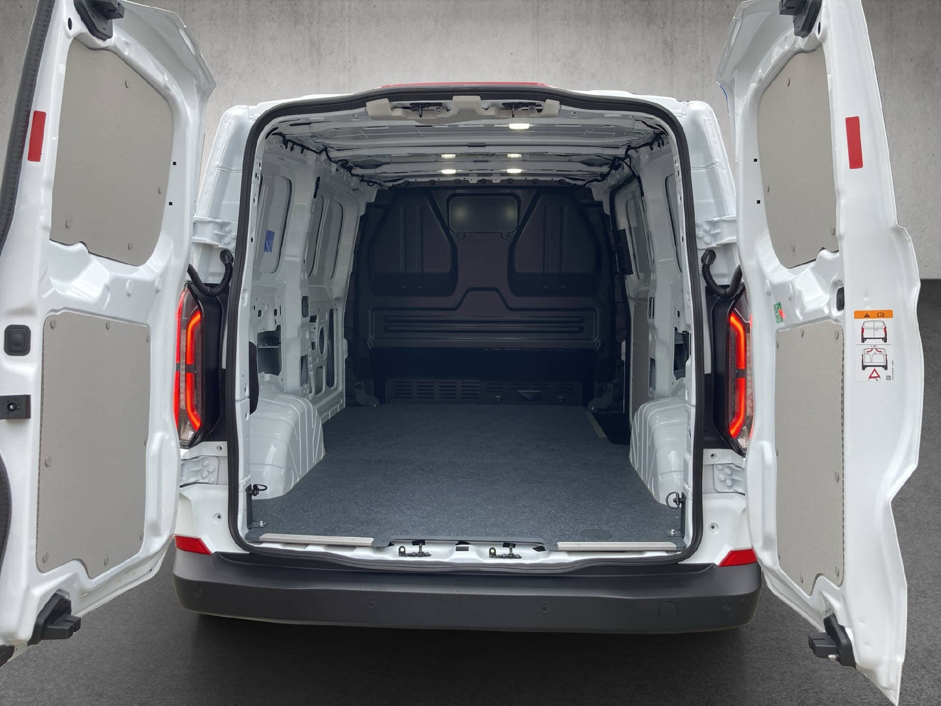 FORD E-Transit C Van 320 L1 Trend - Bild 16