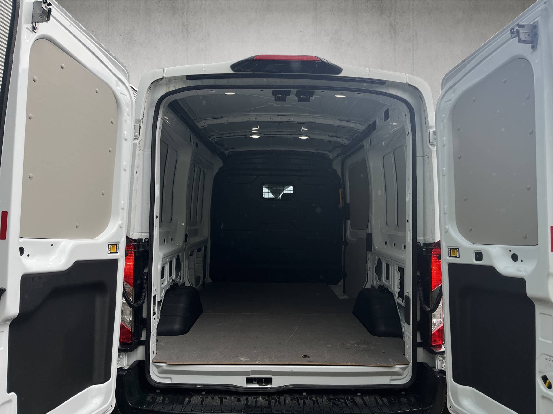 FORD E-Transit Van 350 L2H2 67kWh Trend - Bild 29