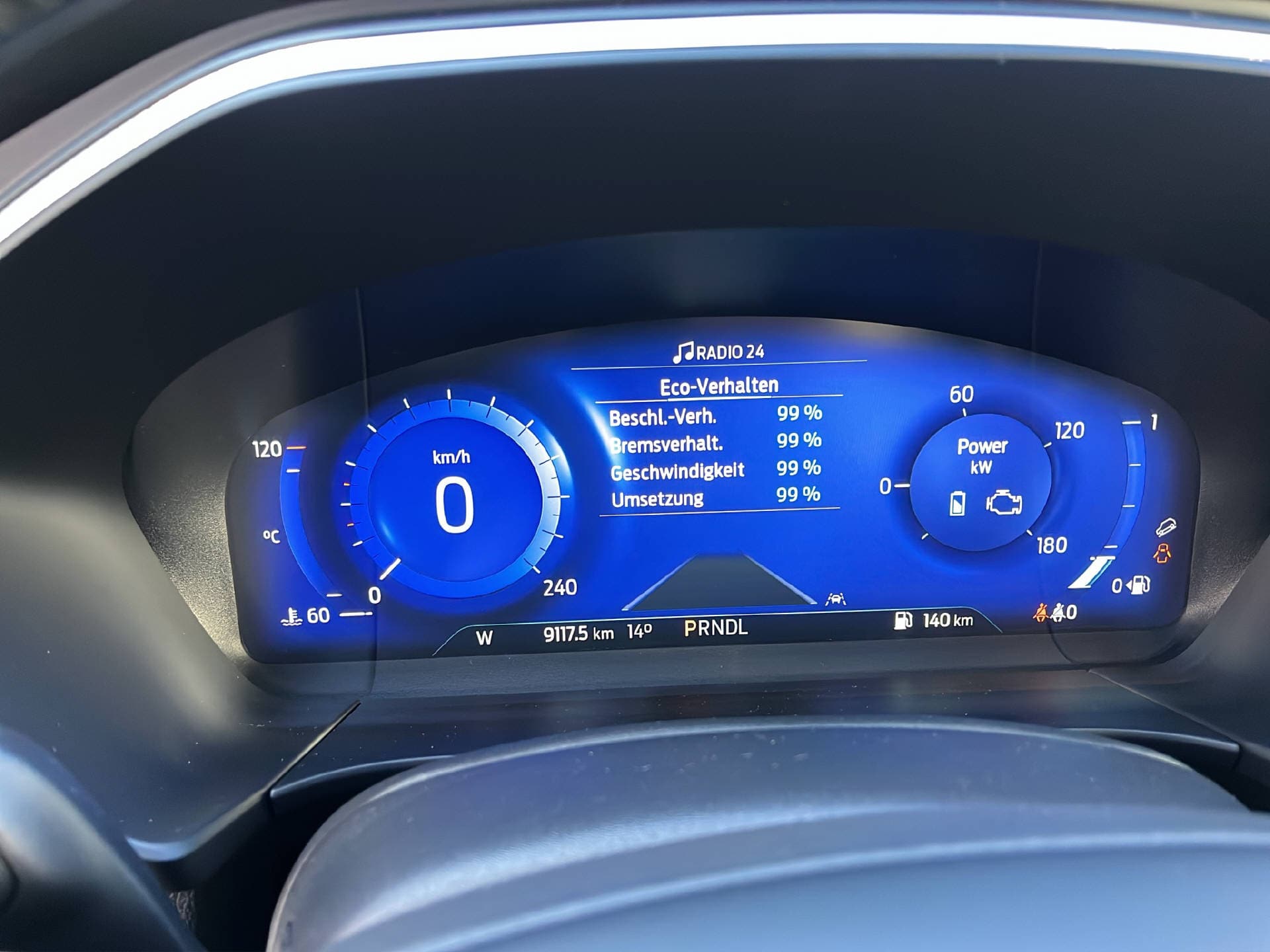 FORD Kuga 2.5 Hybrid Titanium X 4x4 - Bild 12