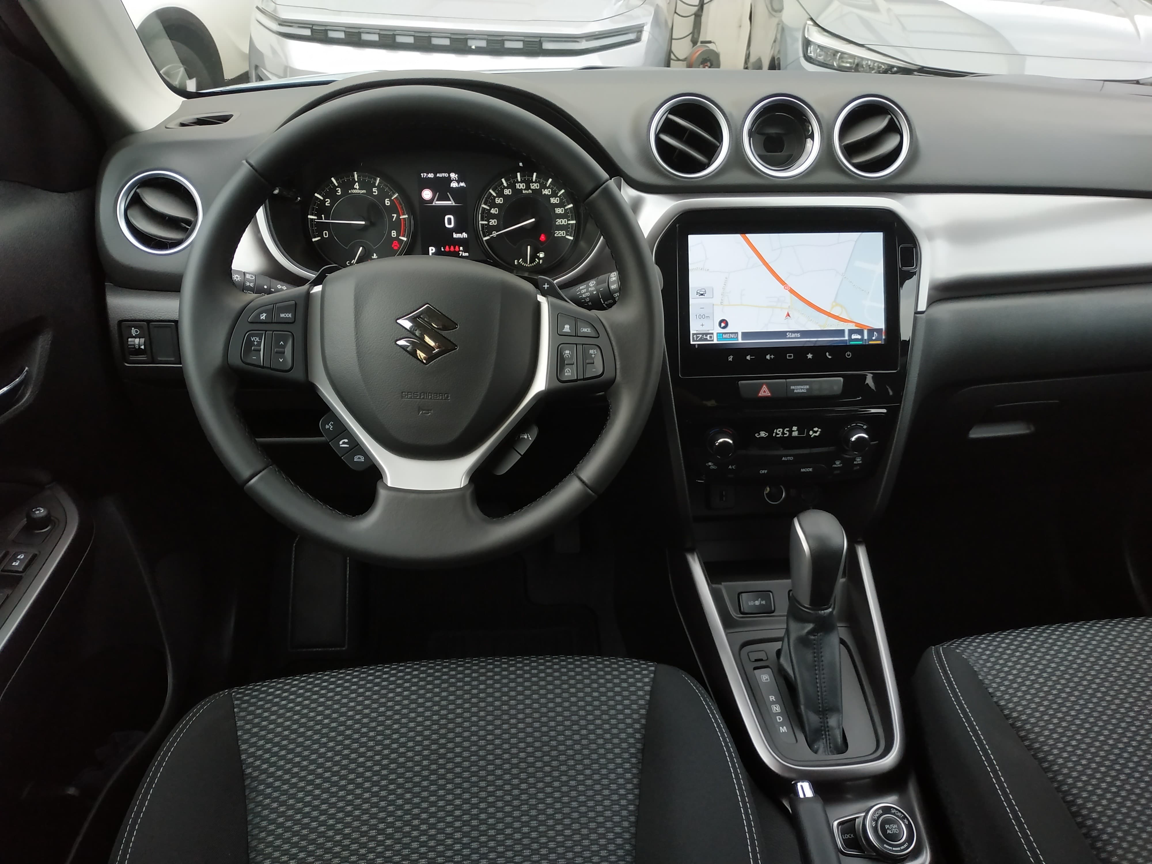SUZUKI Vitara 1.4 Boosterjet Compact + 4x4 Hybrid Automatic - Bild 11