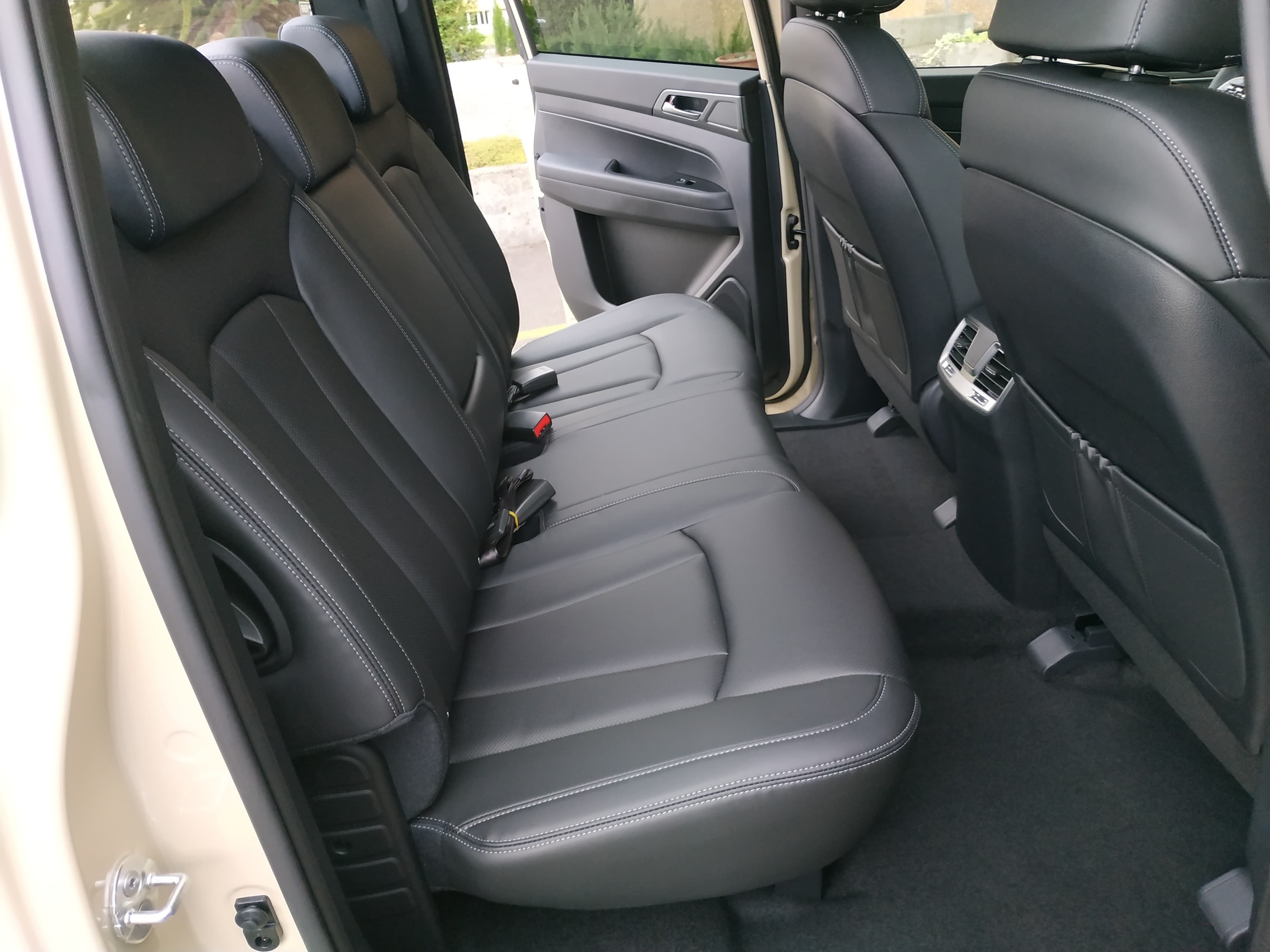 KGM-SsangYong Musso 2.2 Blackline 4WD Automat - Bild 20